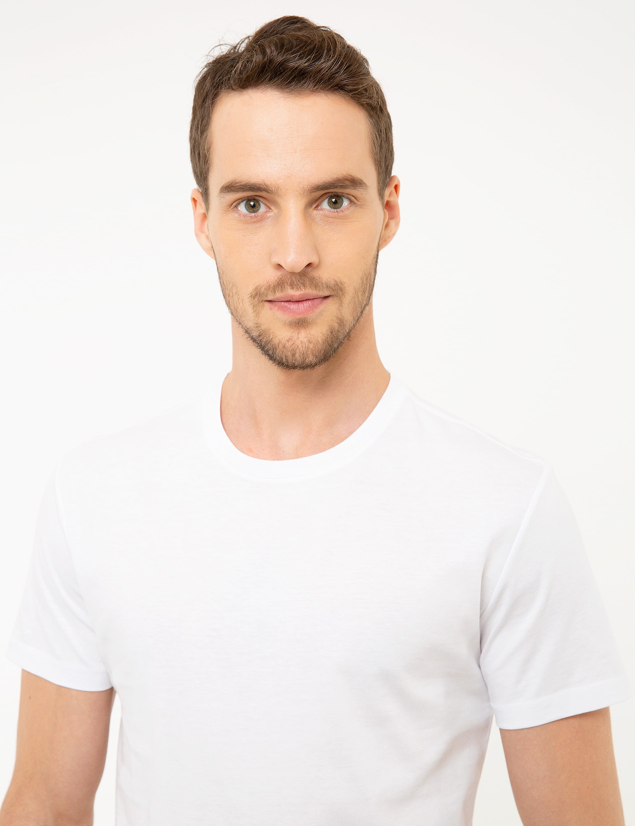 Beyaz Slim Fit Bisiklet Yaka Basic Tişört