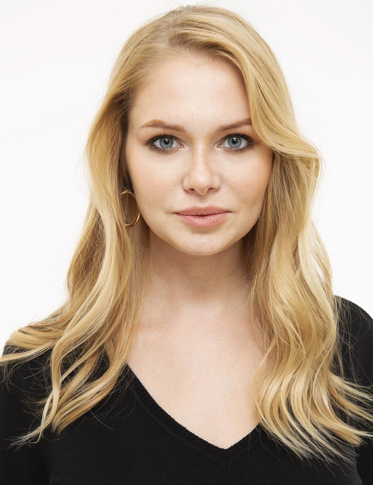 Siyah Regular Fit Kazak