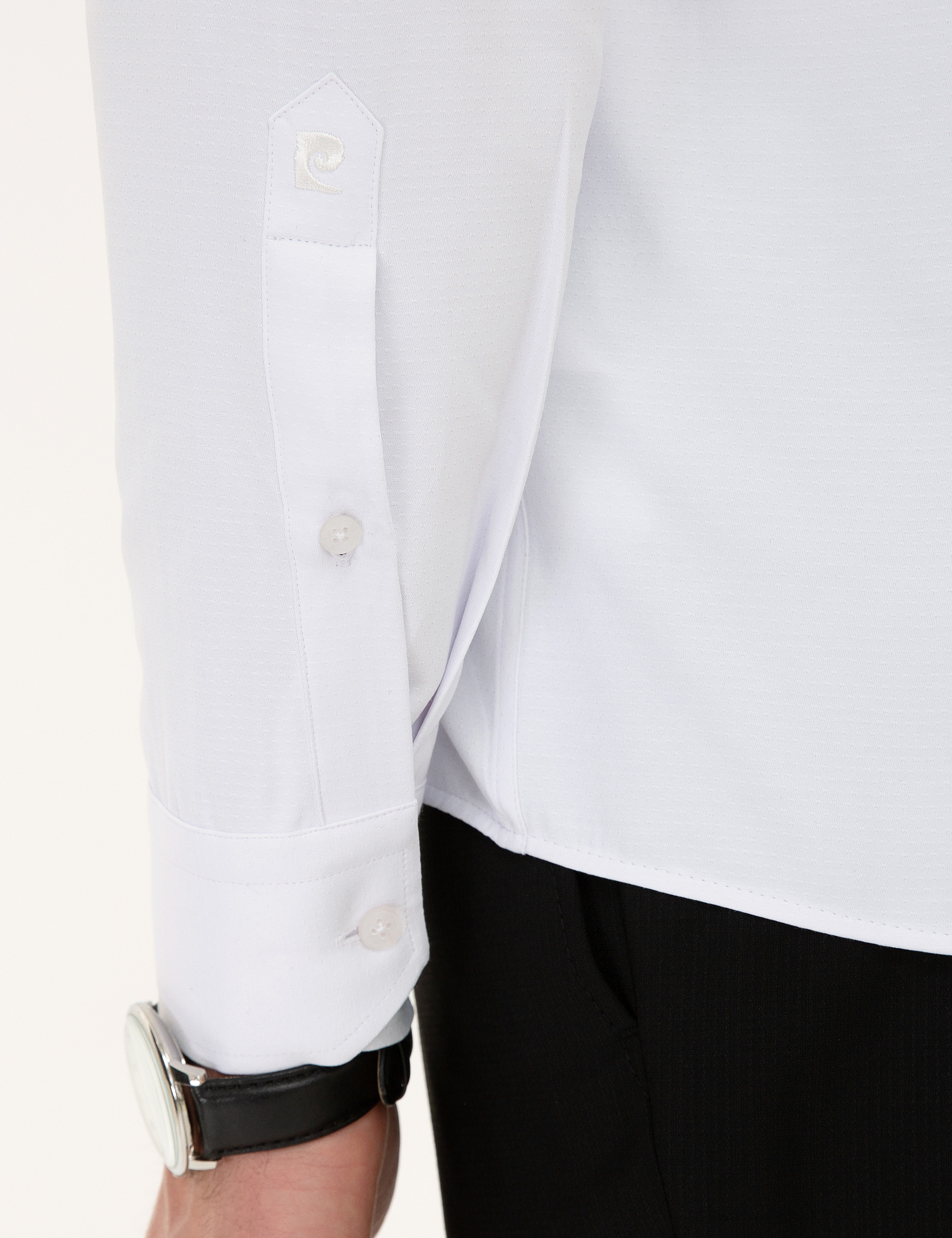Beyaz Slim Fit Armürlü Gömlek