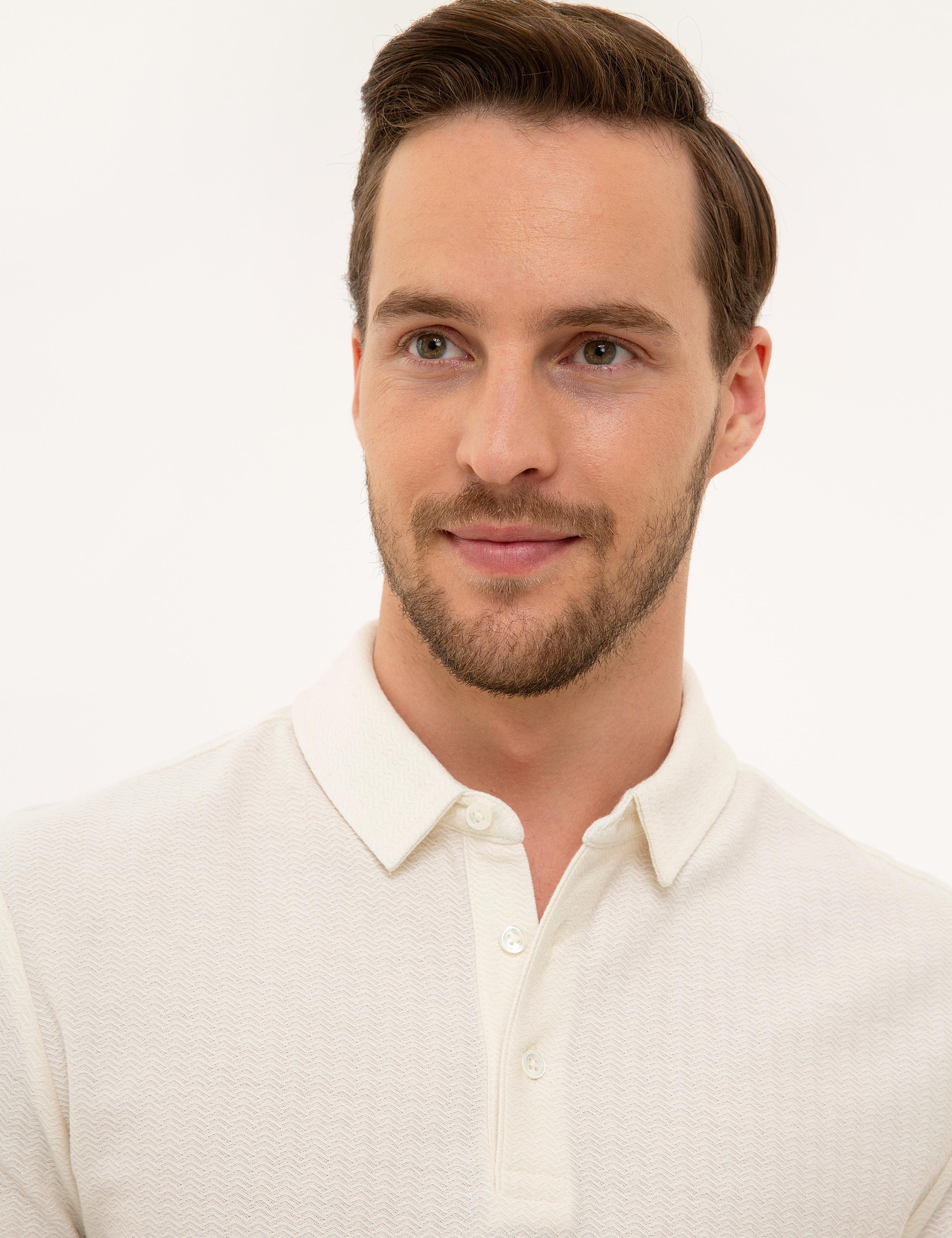 Ekru Slim Fit Gömlek Yaka Tişört