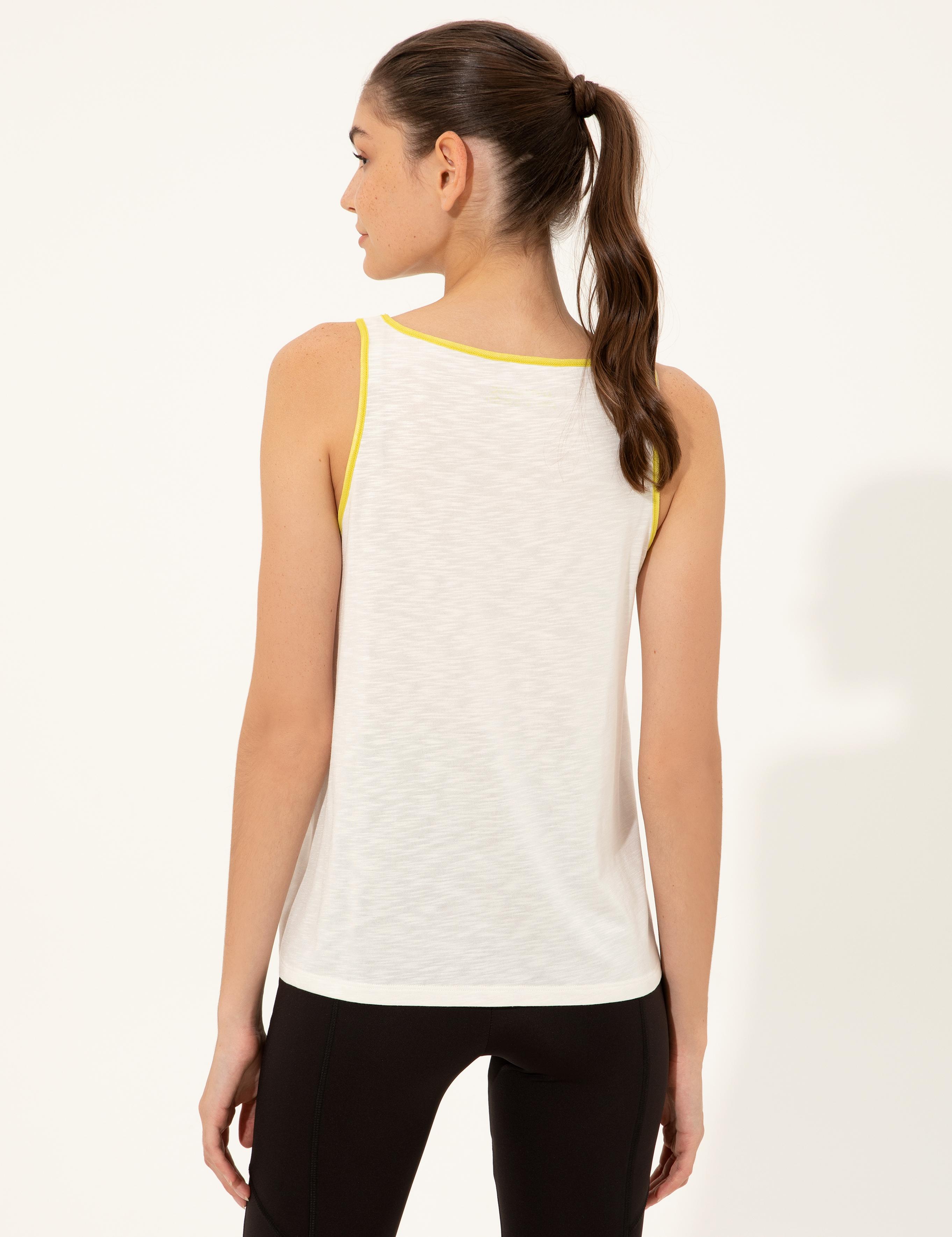 Ekru A Kesim Kolsuz Tişört