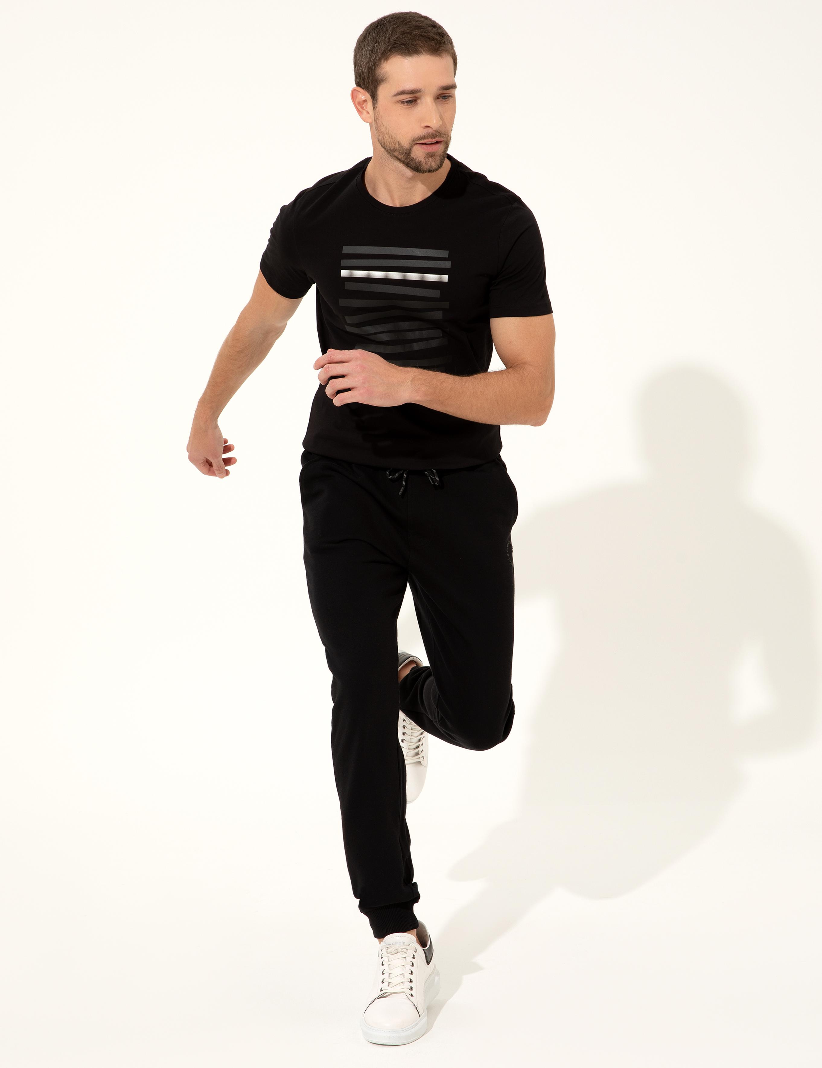 Siyah Slim Fit Bisiklet Yaka Tişört