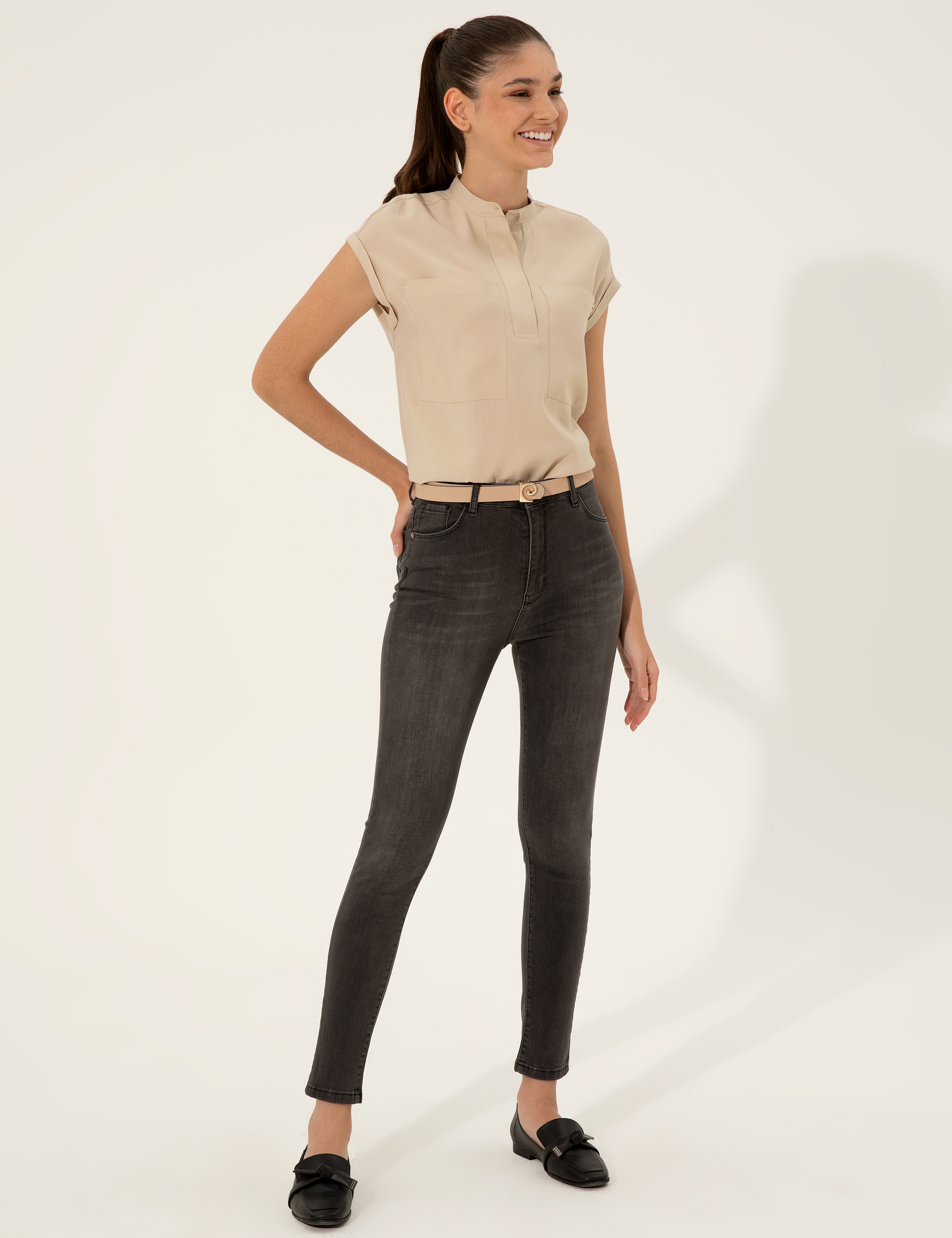 Bej Comfort Fit Kısa Kollu Bluz - Image 2