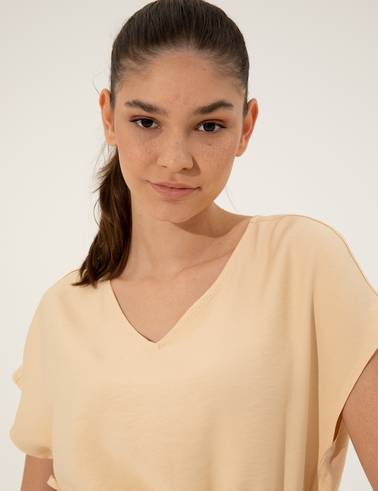 Bej Comfort Fit Kısa Kollu Bluz