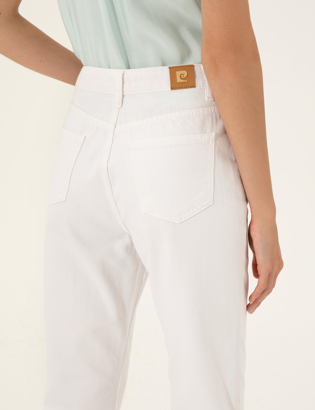 Beyaz Mom Fit Jean Pantolon - 50252000001