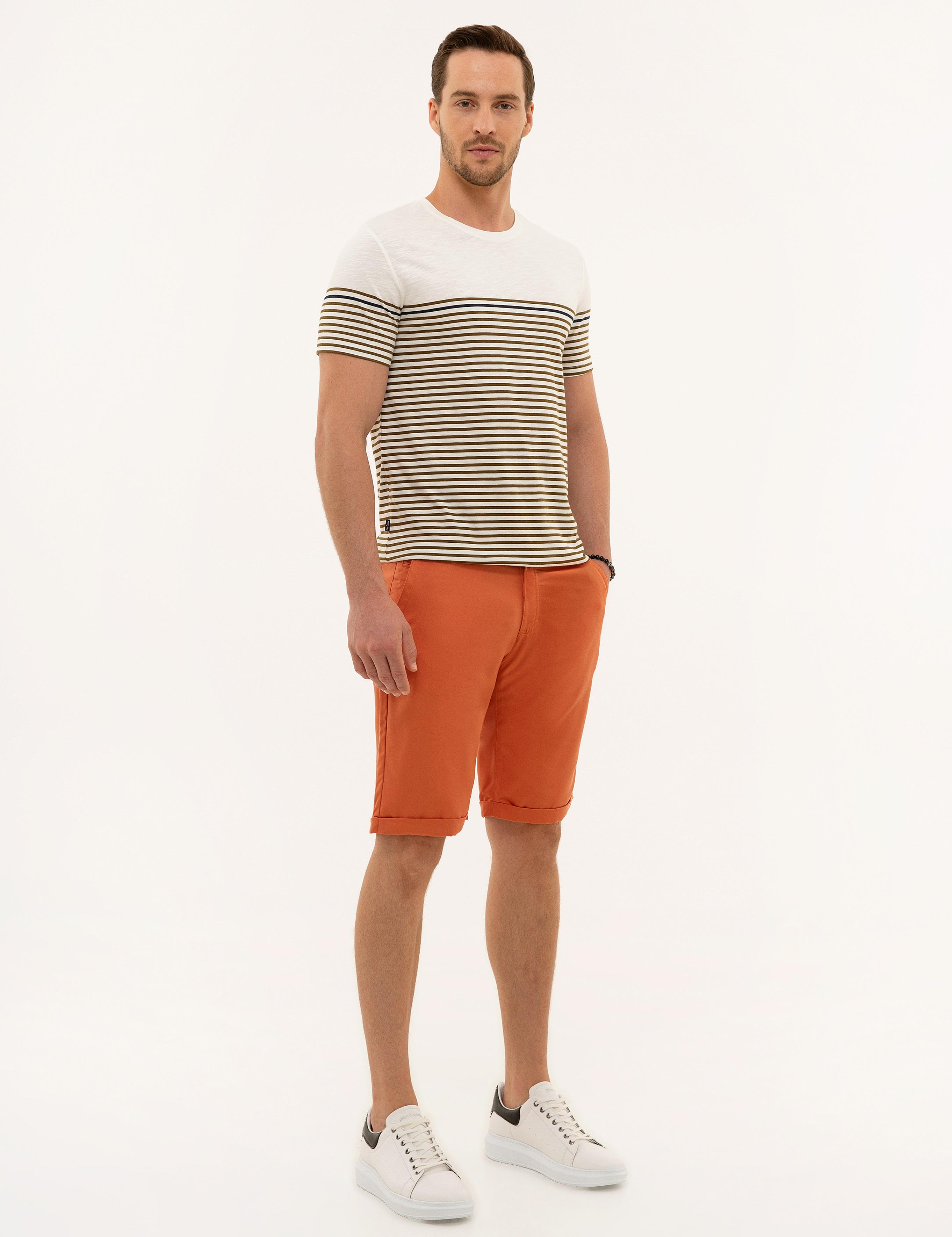 Turuncu Standart Fit Bermuda Şort