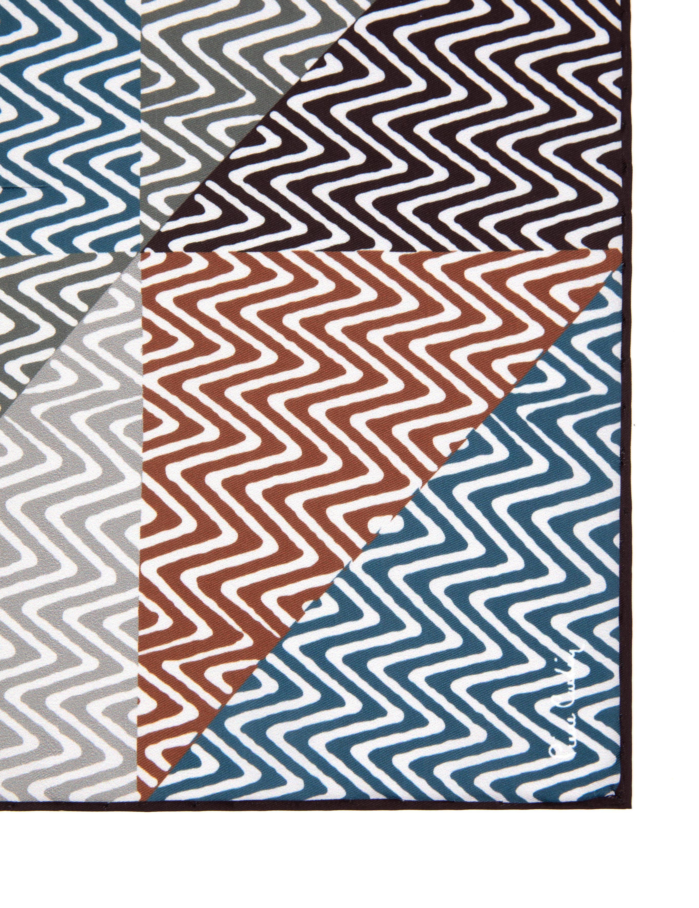 Siyah Desenli Mendil