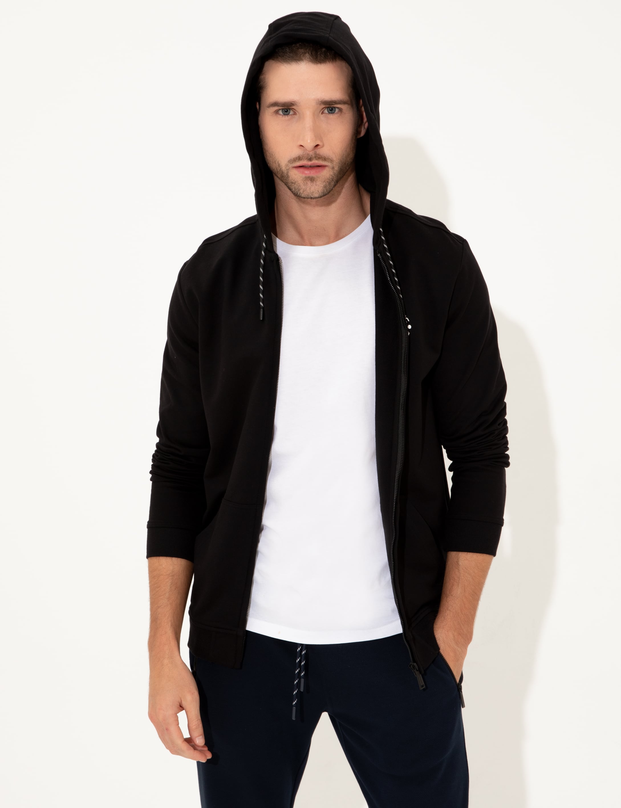 Siyah Regular Fit Sweatshirt - Image 4