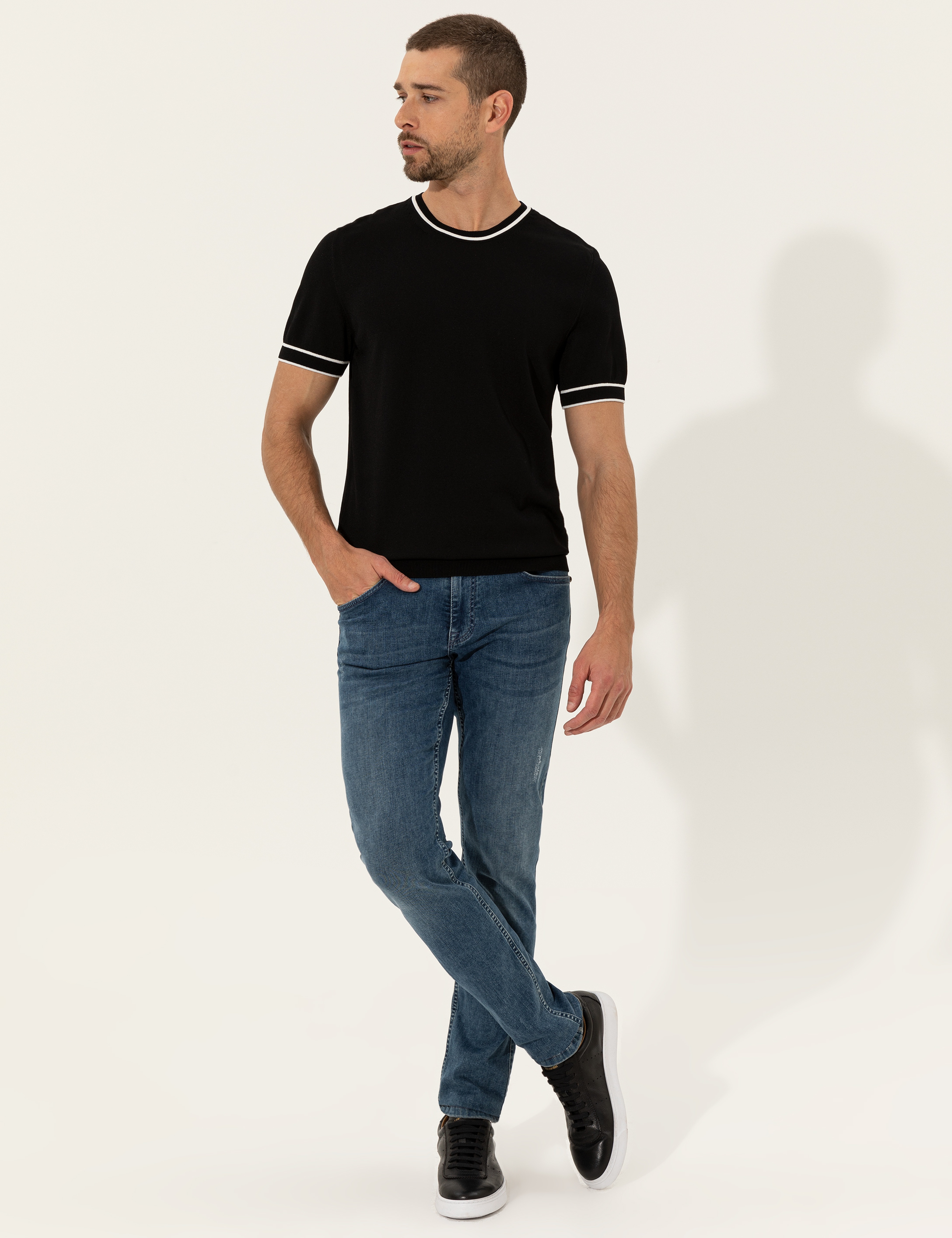 Siyah Slim Fit Bisiklet Yaka Triko Tişört