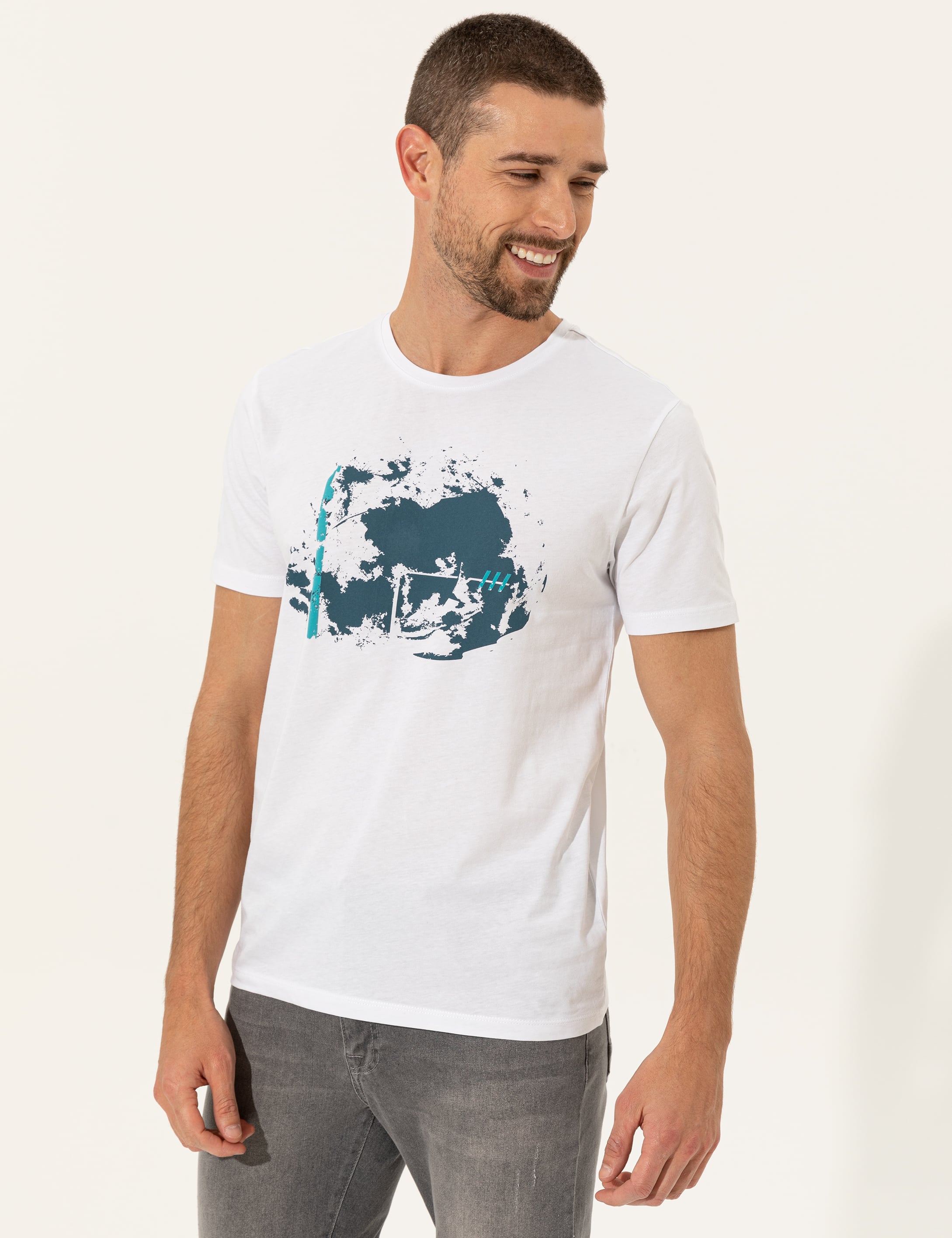 Beyaz Slim Fit Bisiklet Yaka Tişört