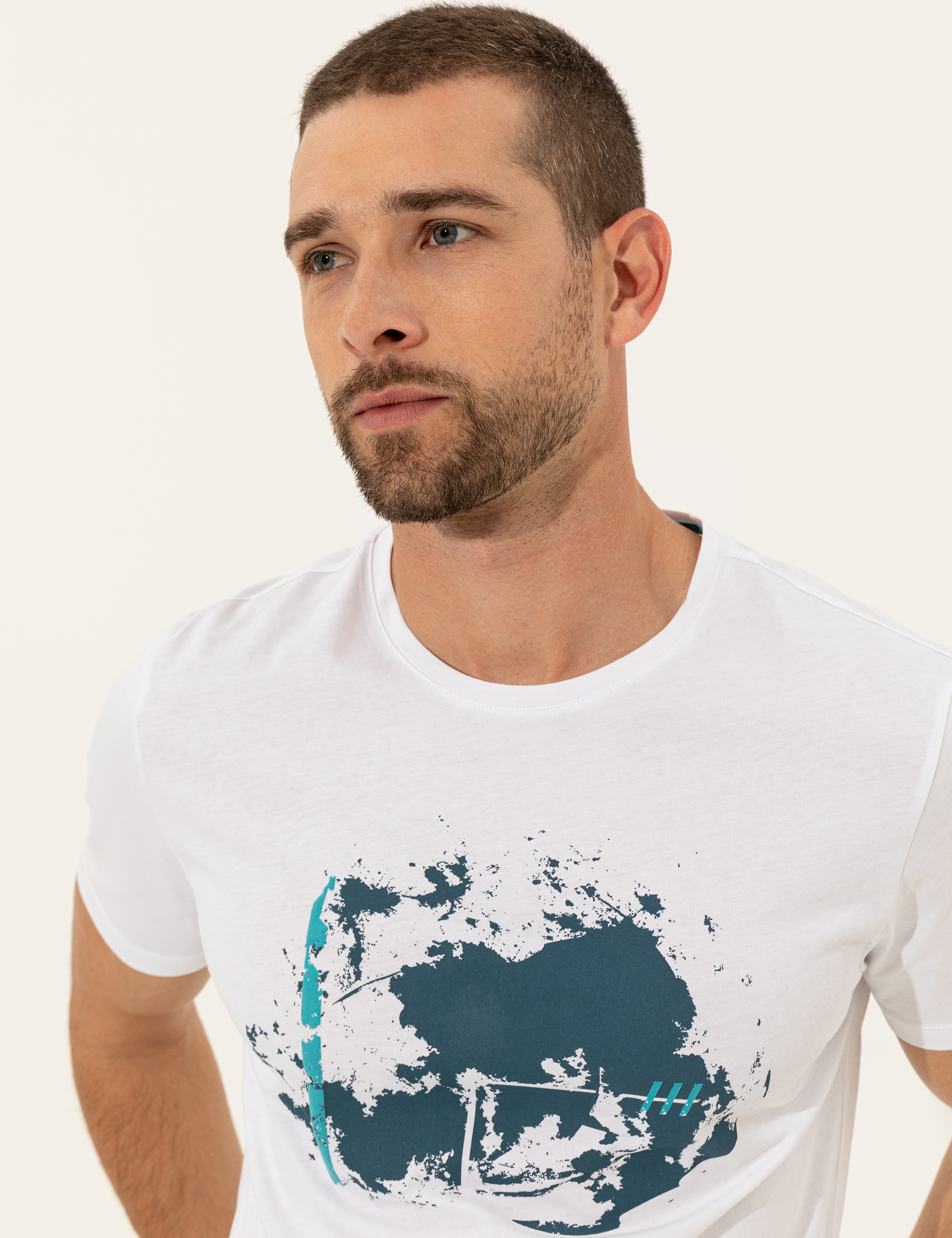 Beyaz Slim Fit Bisiklet Yaka Tişört - Image 4