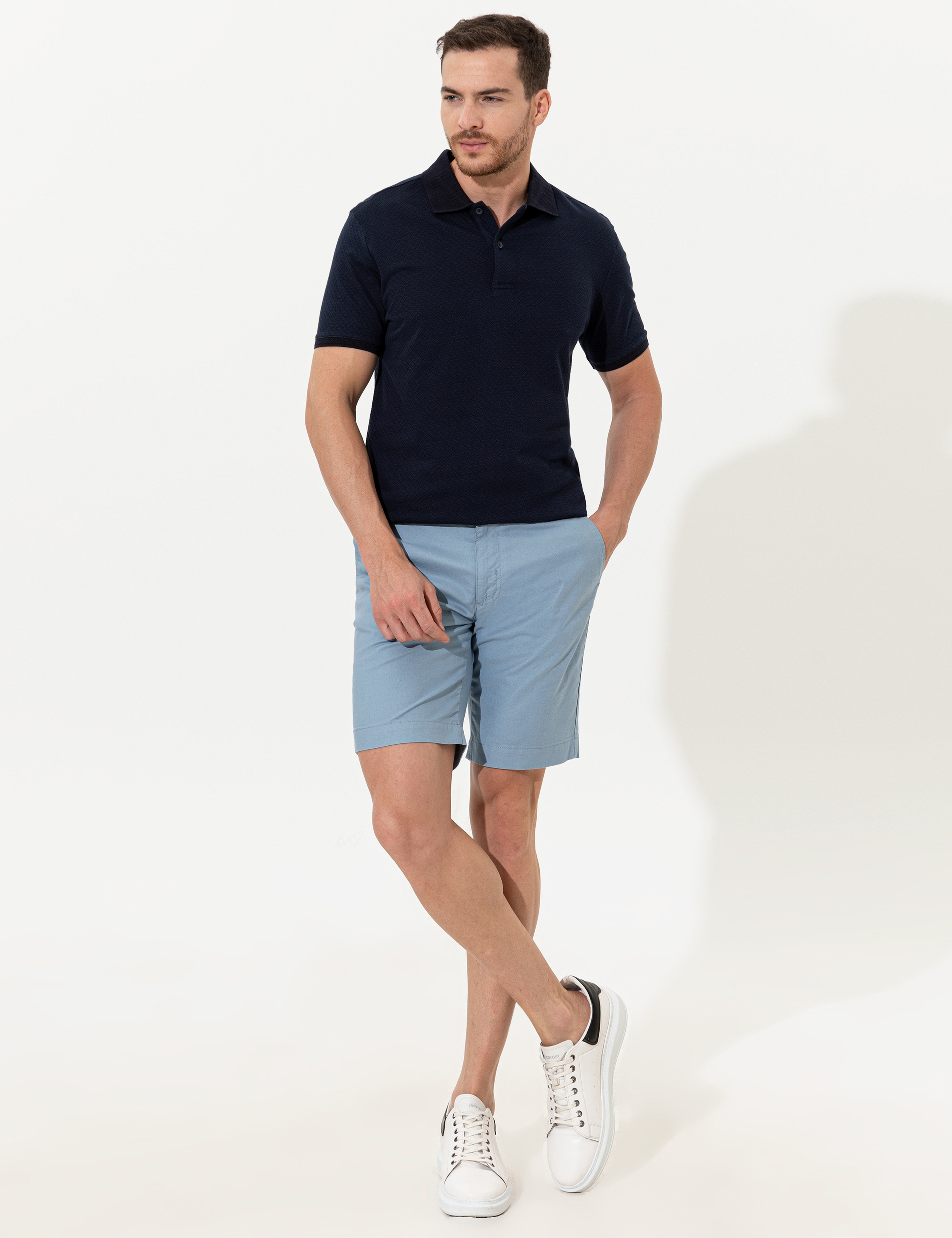 Mavi Regular Fit Bermuda Şort - Image 1