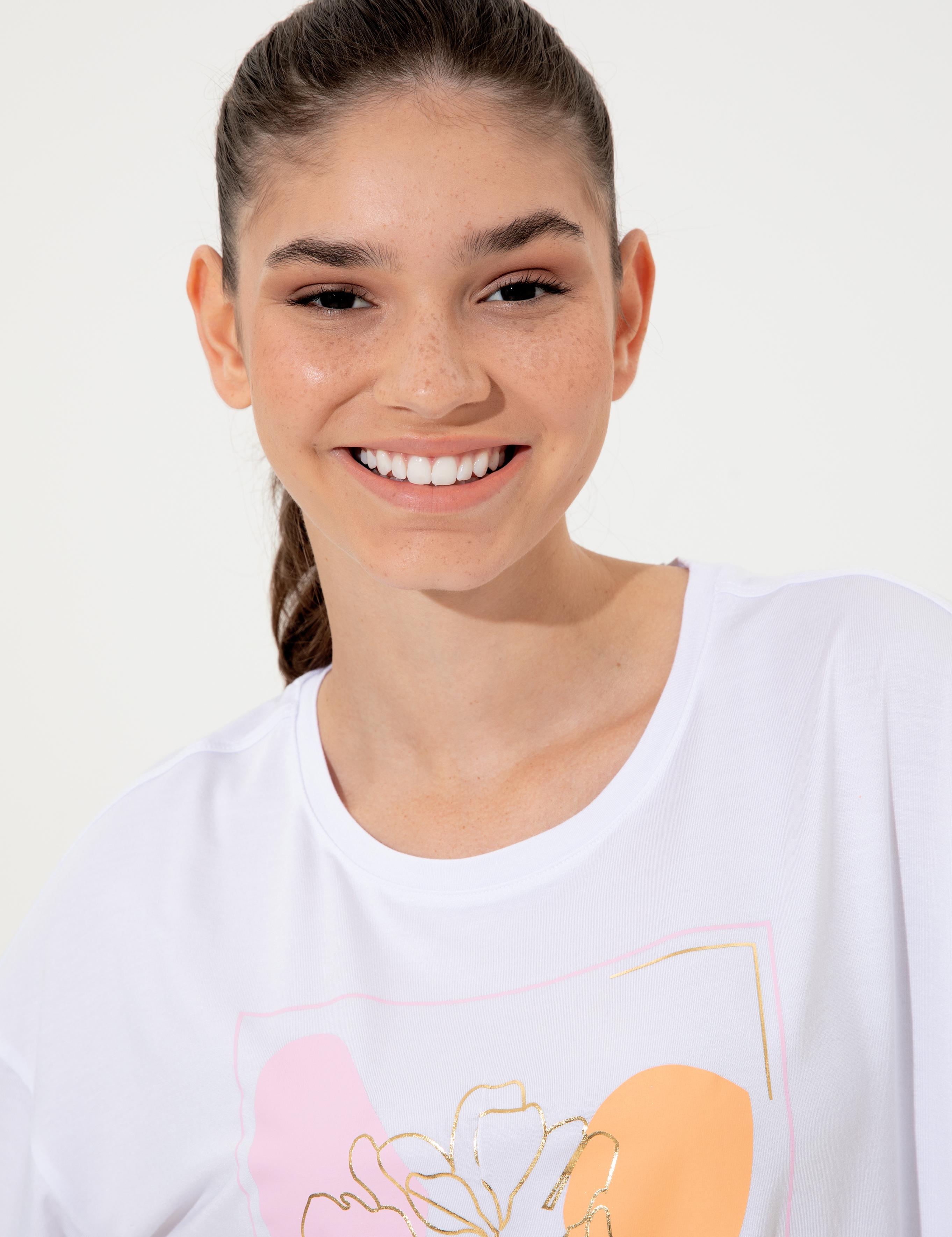 Beyaz Regular Fit Tişört