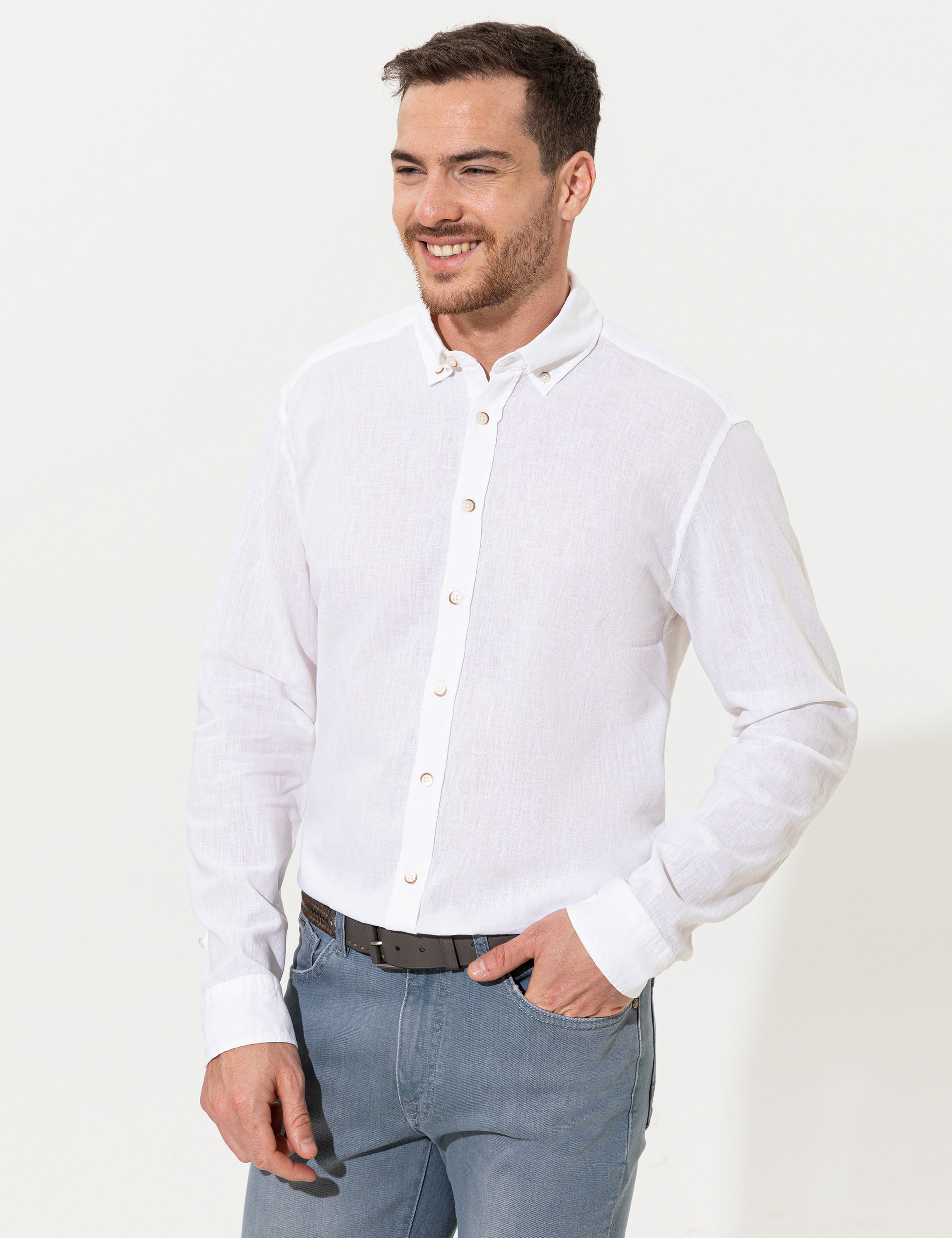 Beyaz Regular Fit Uzun Kollu Gömlek - Image 3