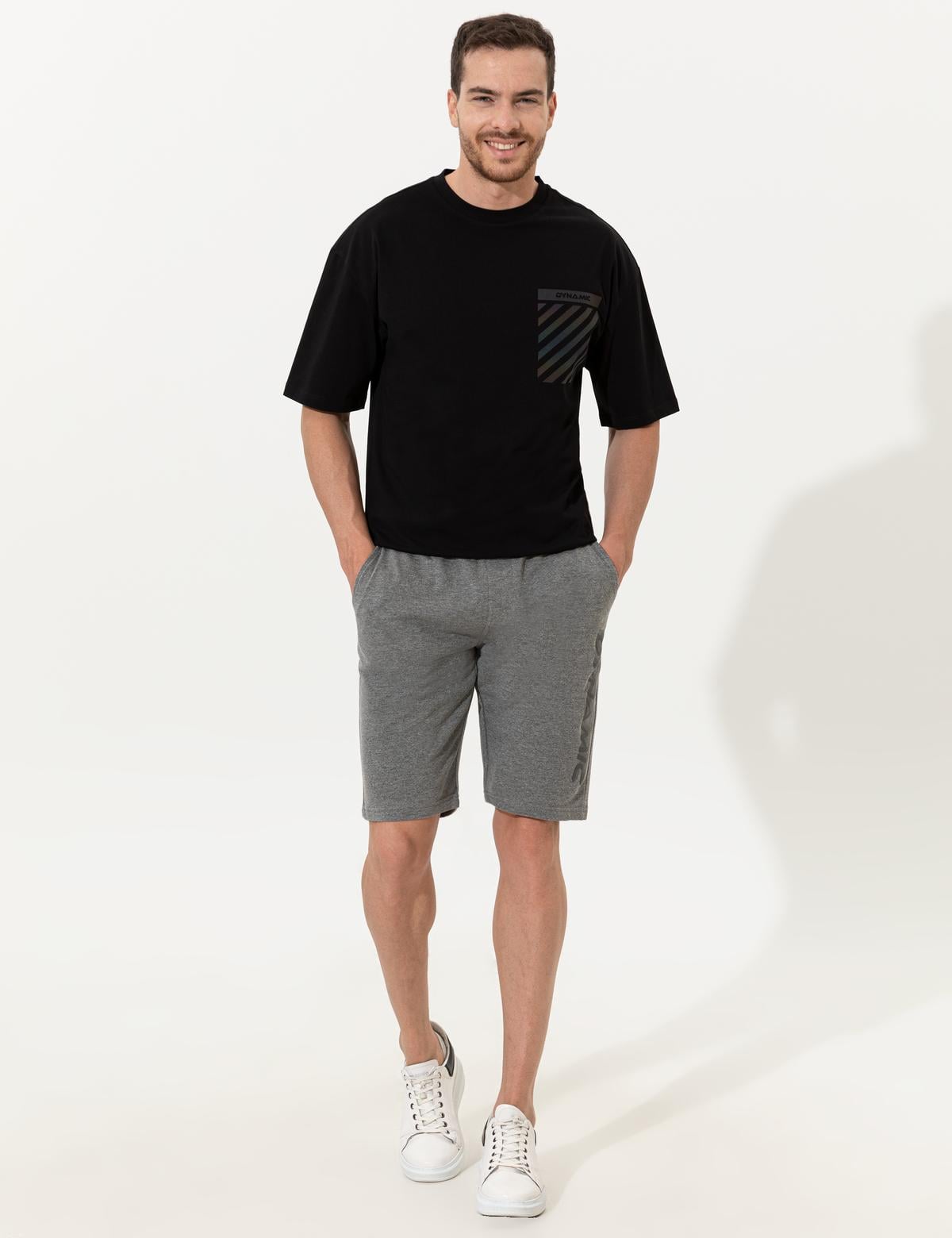 Siyah Regular Fit Bisiklet Yaka Tişört - 50249868006