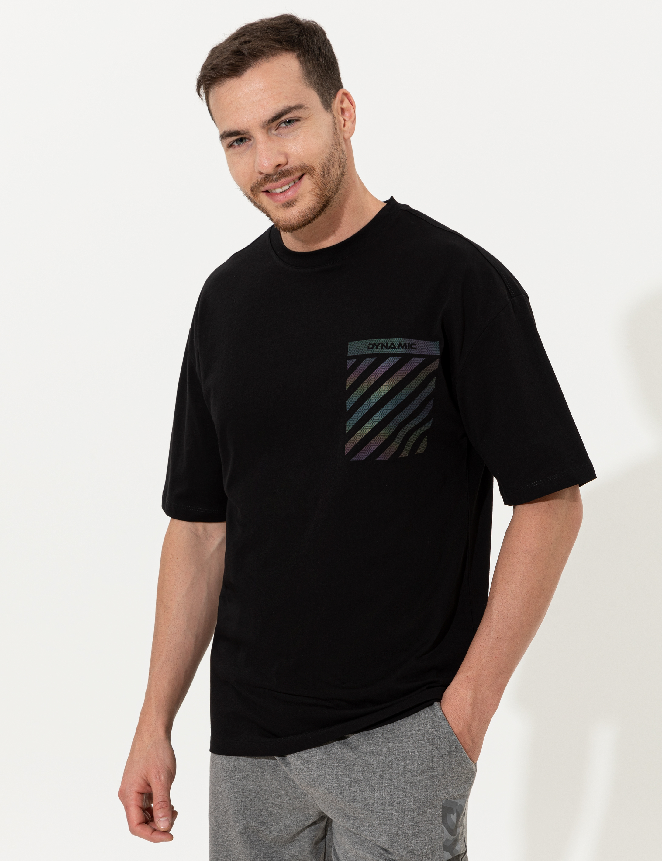 Siyah Regular Fit Bisiklet Yaka Tişört - Image 3