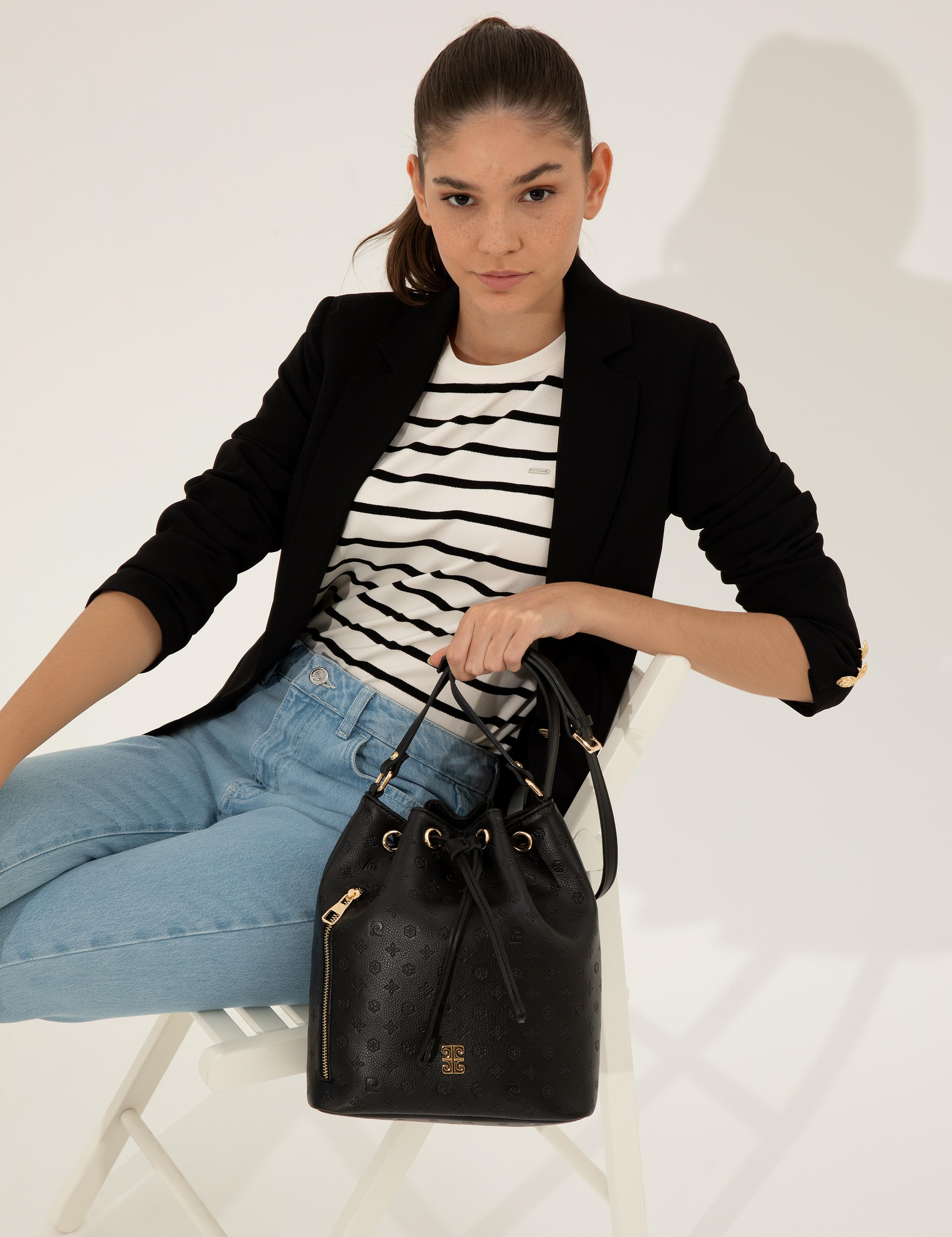 Siyah Büzgülü Çanta