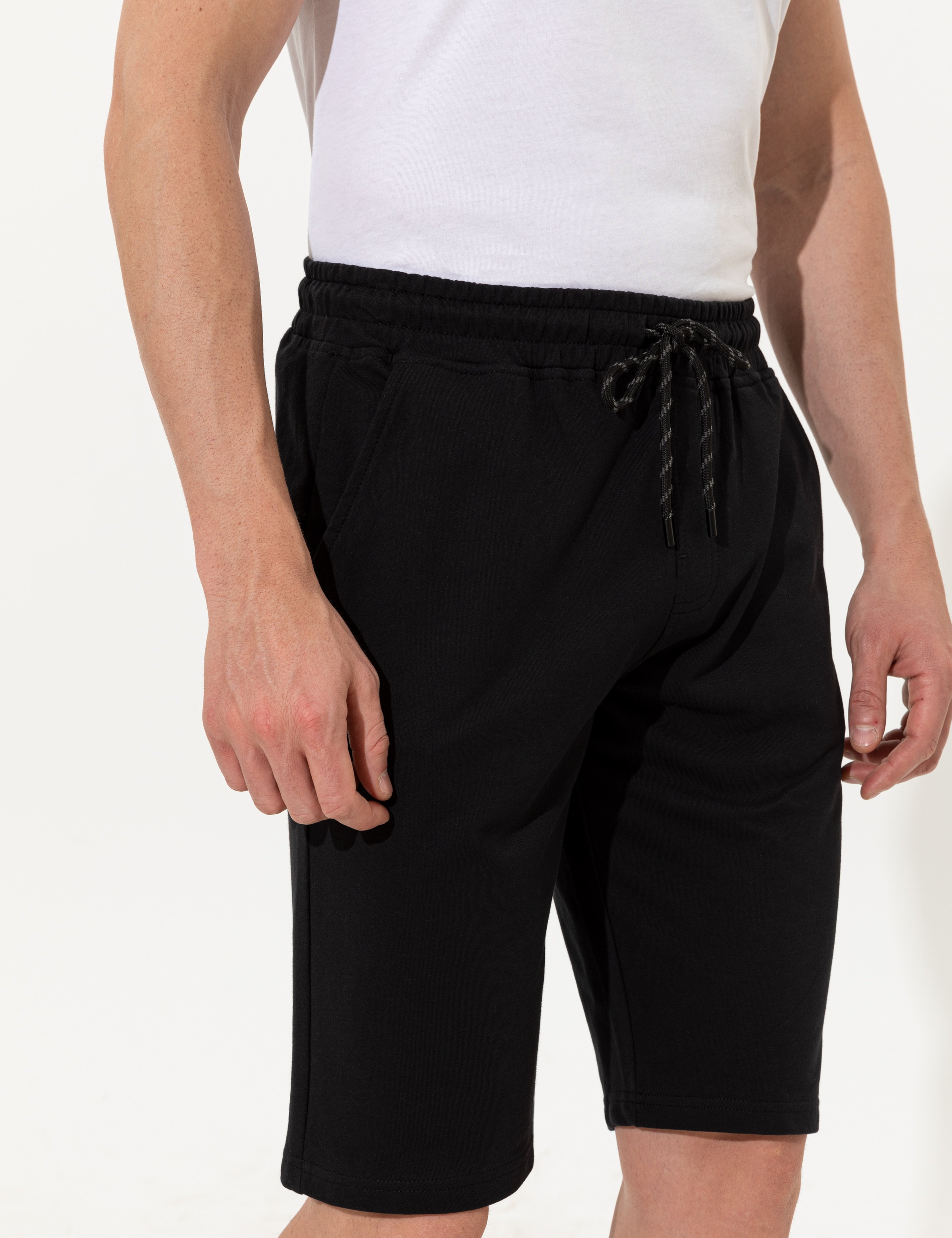 Siyah Slim Fit Örme Şort