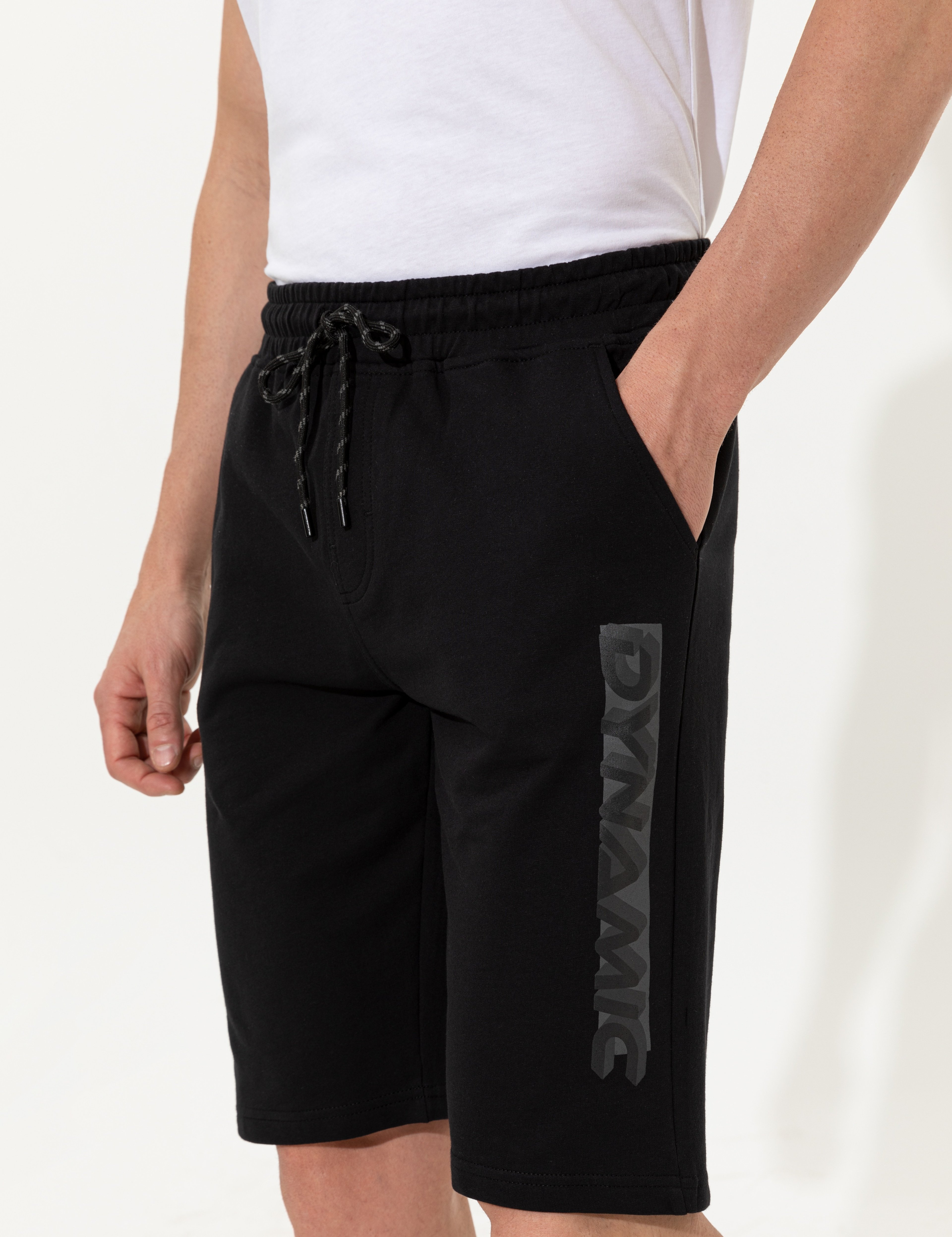 Siyah Slim Fit Örme Şort - Image 6