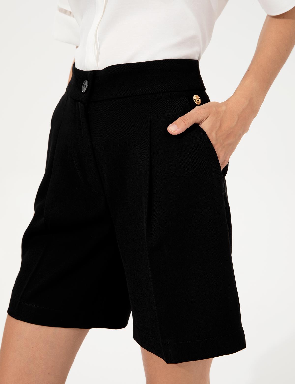 Siyah Yüksek Bel Kumaş Şort - 50252130002