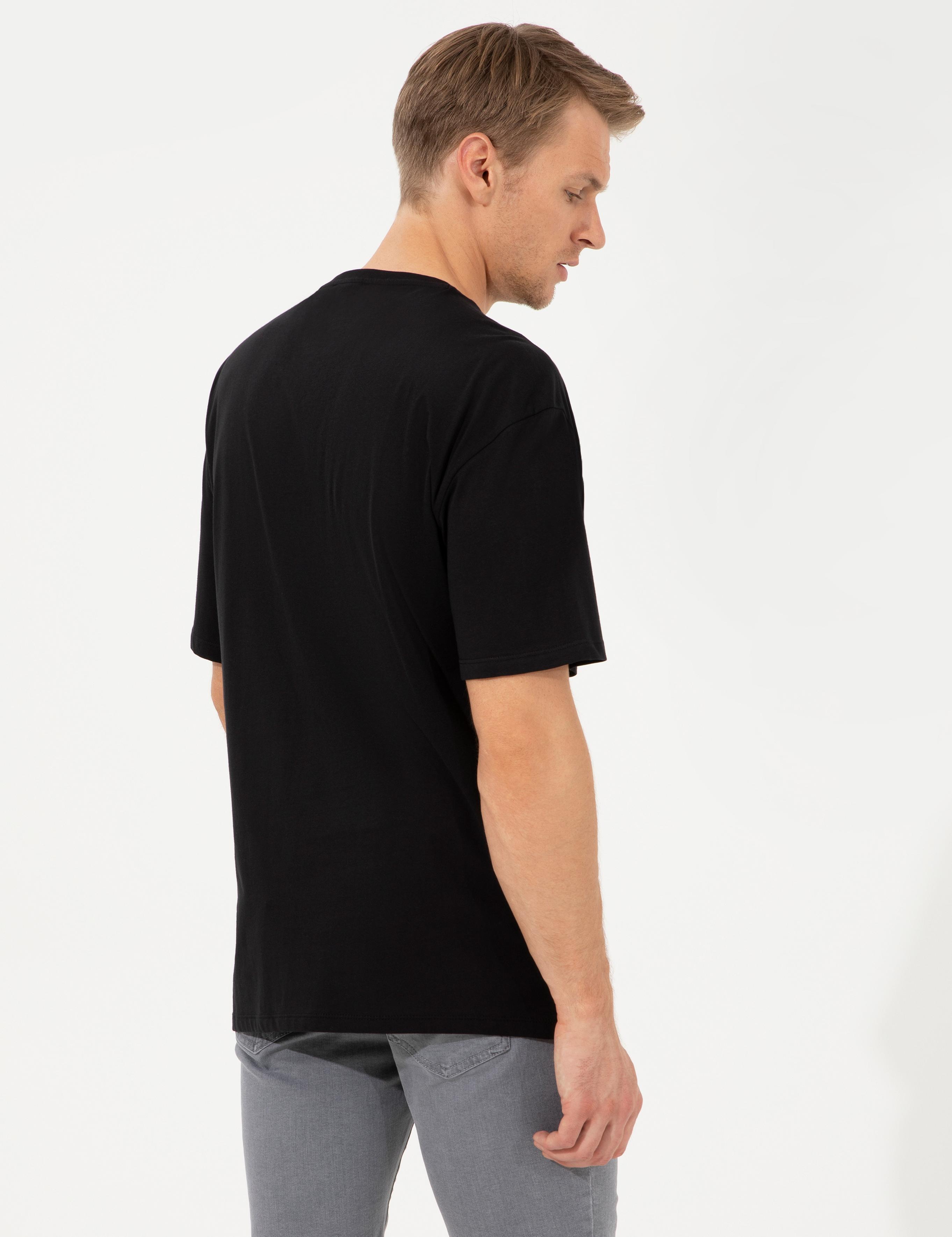 Siyah Comfort Fit Dynamic Baskılı Bisiklet Yaka Tişört