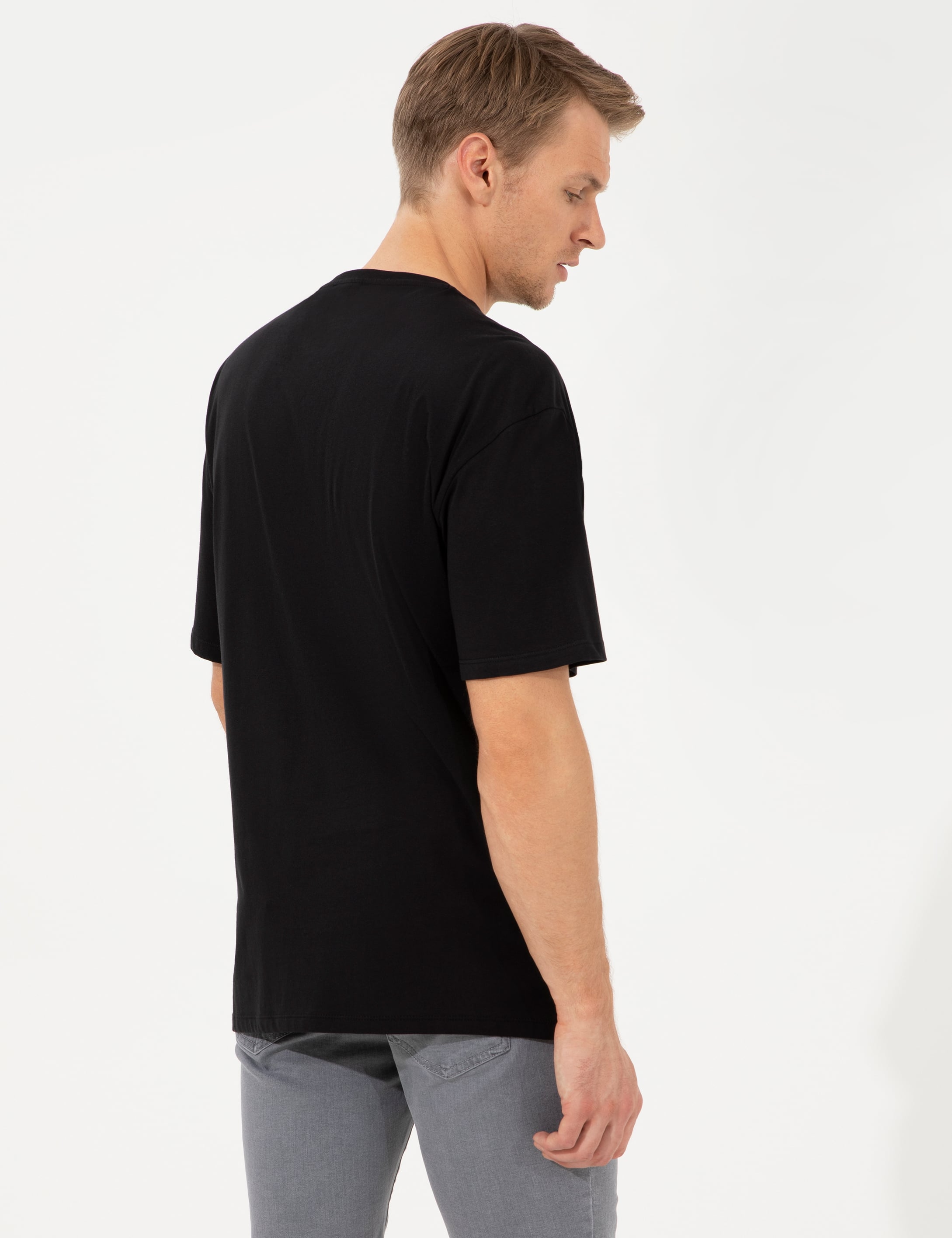 Siyah Comfort Fit Dynamic Baskılı Bisiklet Yaka Tişört