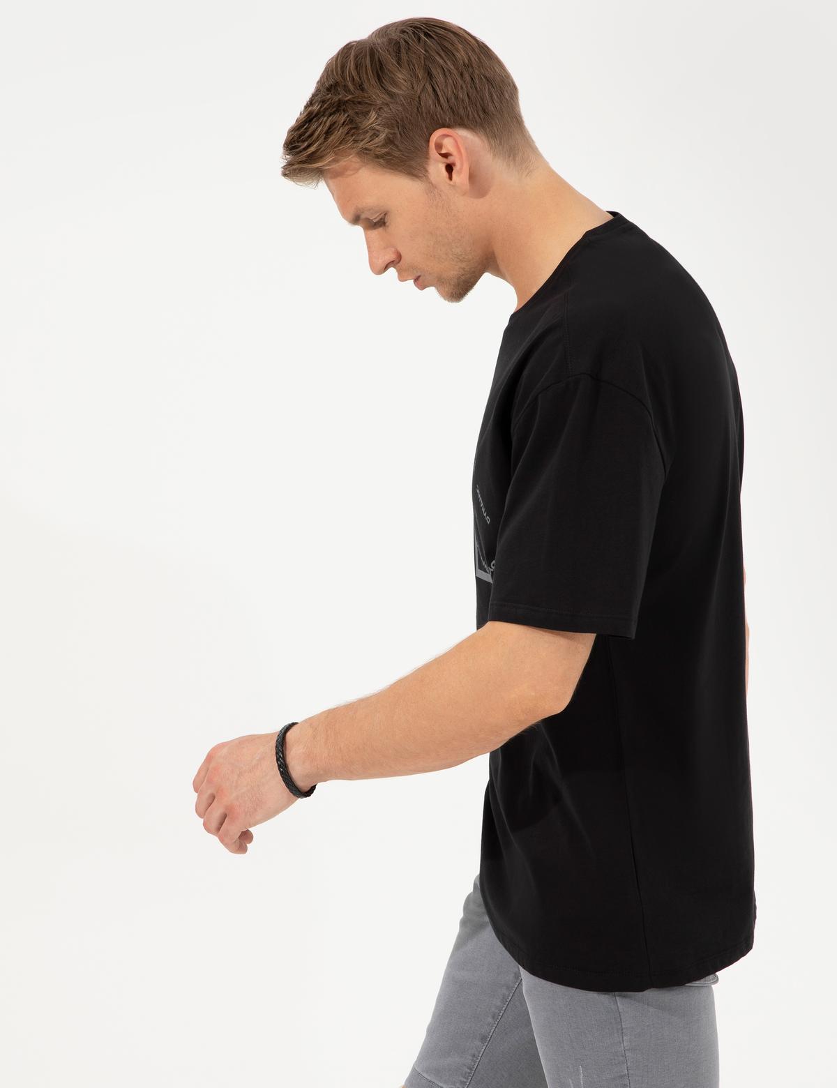 Siyah Comfort Fit Dynamic Baskılı Bisiklet Yaka Tişört - 50253506017