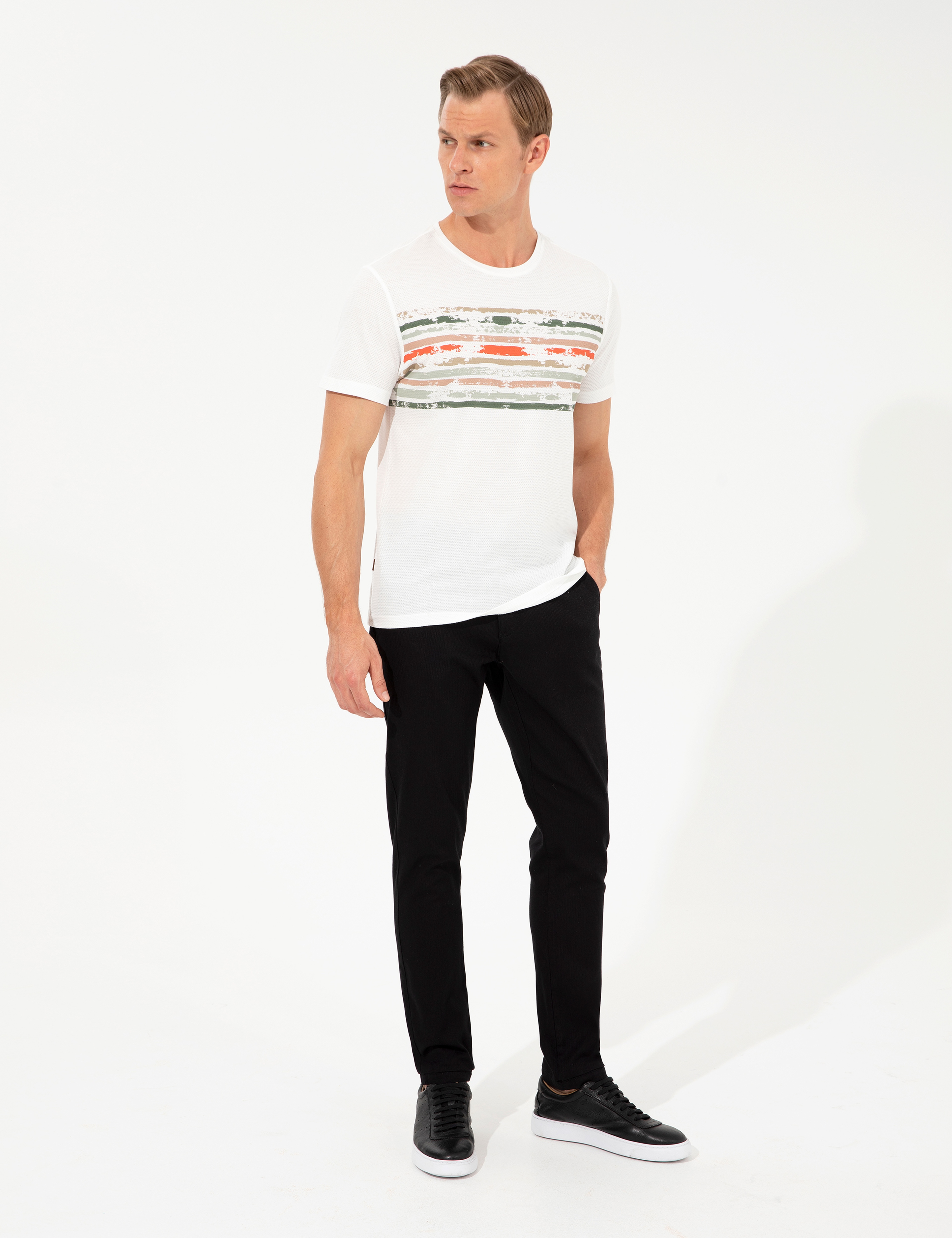 Ekru Slim Fit Bisiklet Yaka Tişört