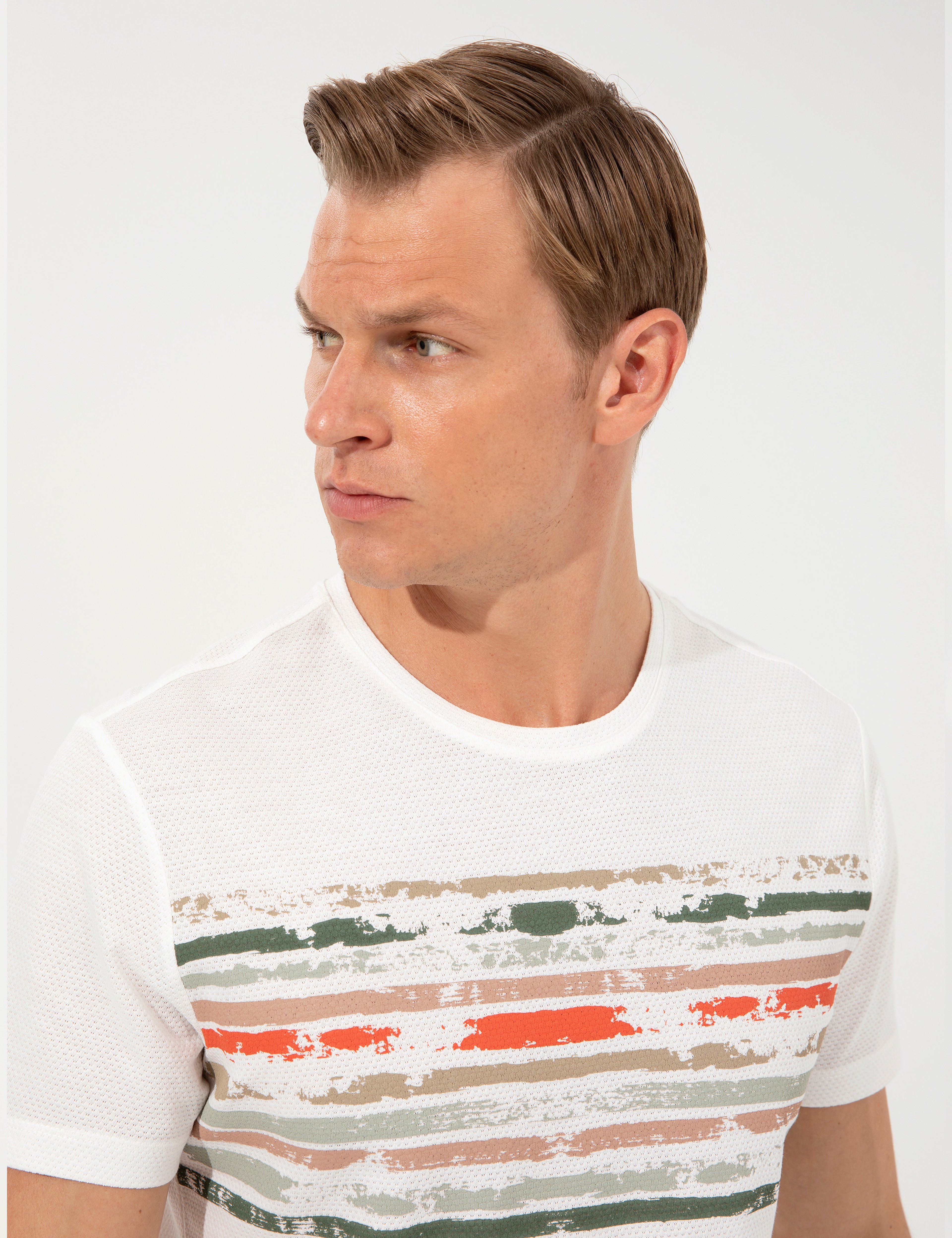 Ekru Slim Fit Bisiklet Yaka Tişört - Image 1