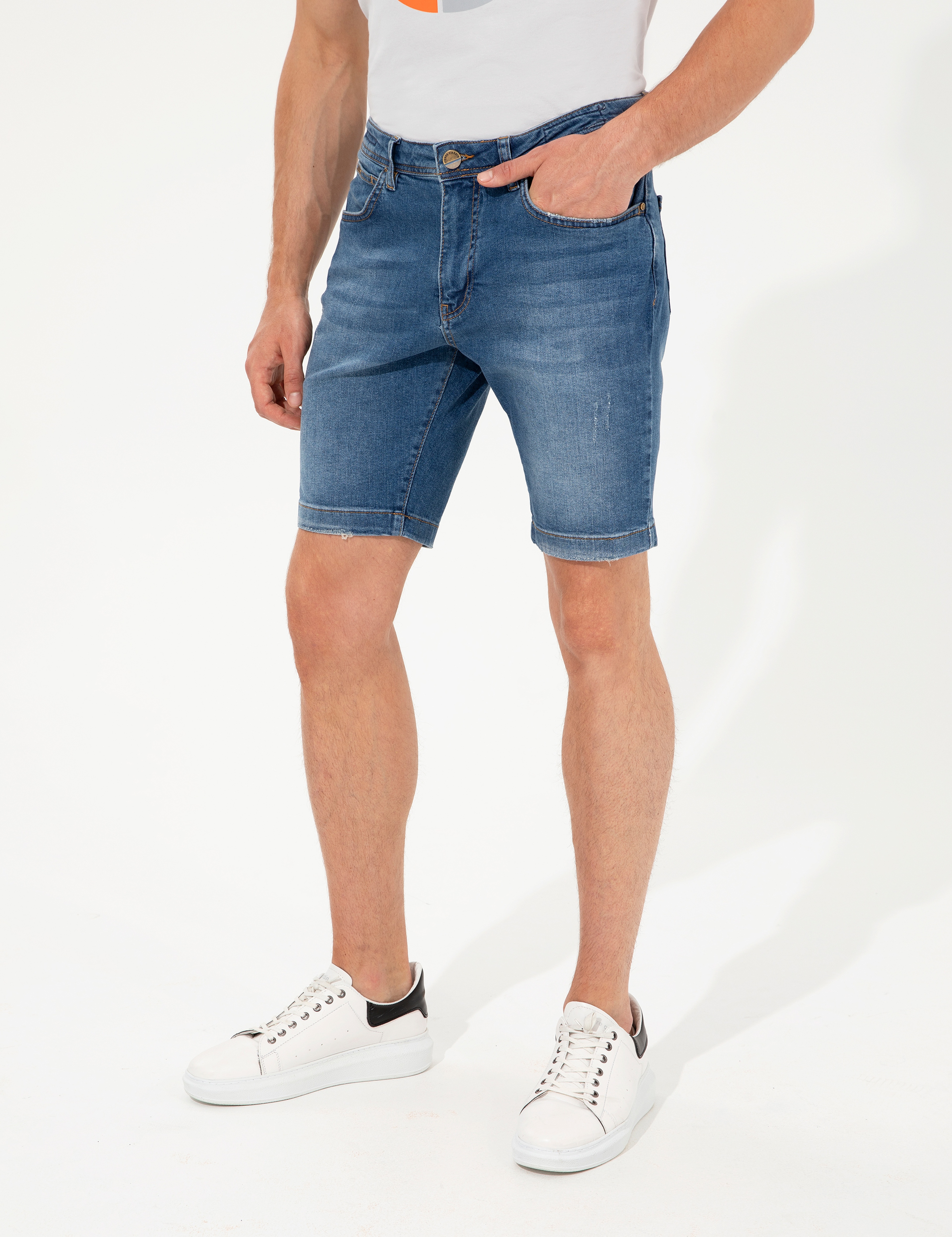 Mavi Slim Fit Jean Şort - Image 2