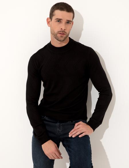 Siyah Slim Fit Çeyrek Yaka Triko Kazak - 50241453017