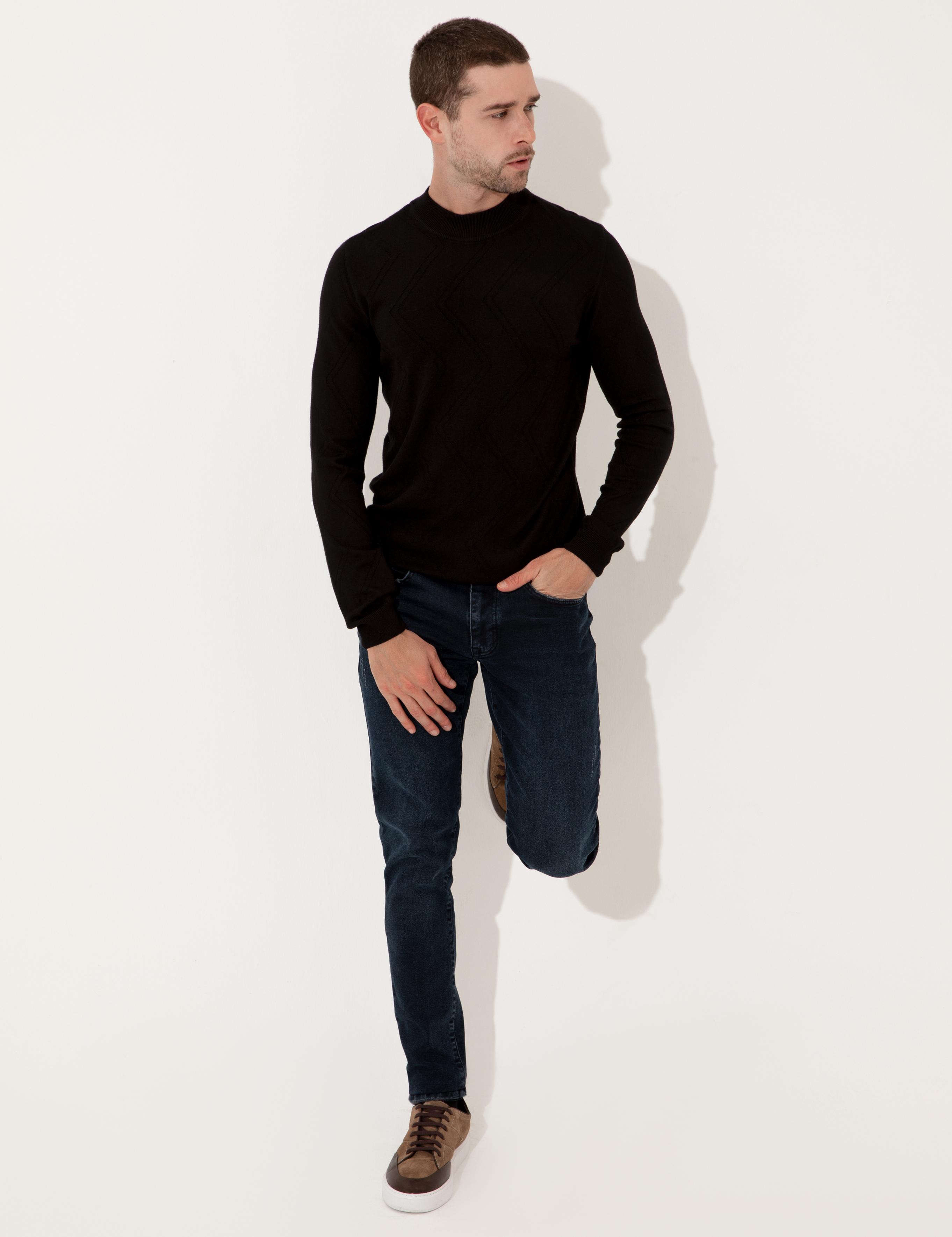 Siyah Slim Fit Çeyrek Yaka Triko Kazak