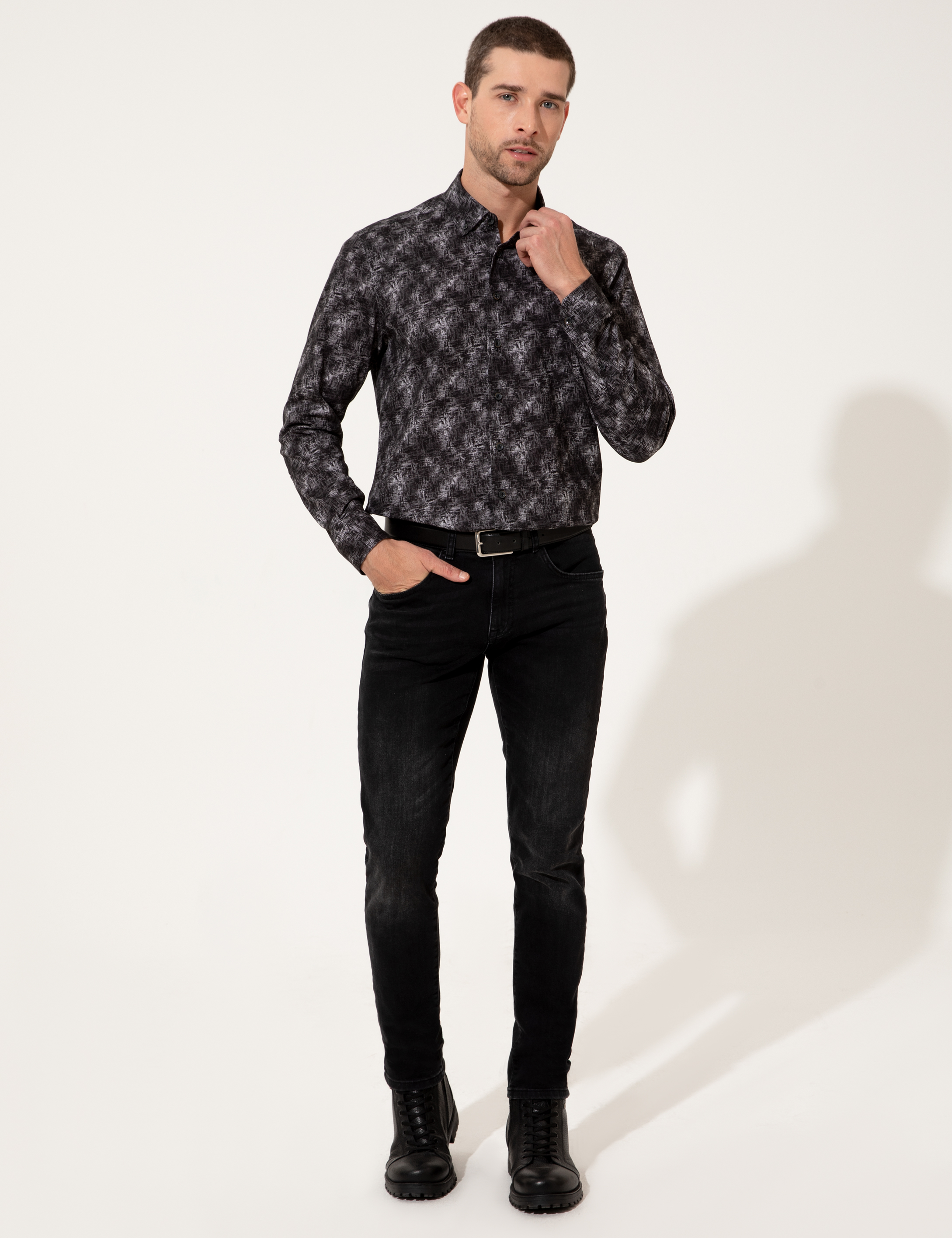 Siyah Slim Fit Uzun Kollu Gömlek - Image 4