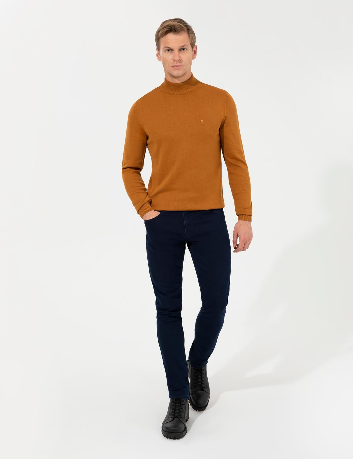 Kahverengi Slim Fit Yarım Balıkçı Yaka Basic Triko Kazak - 50256965106