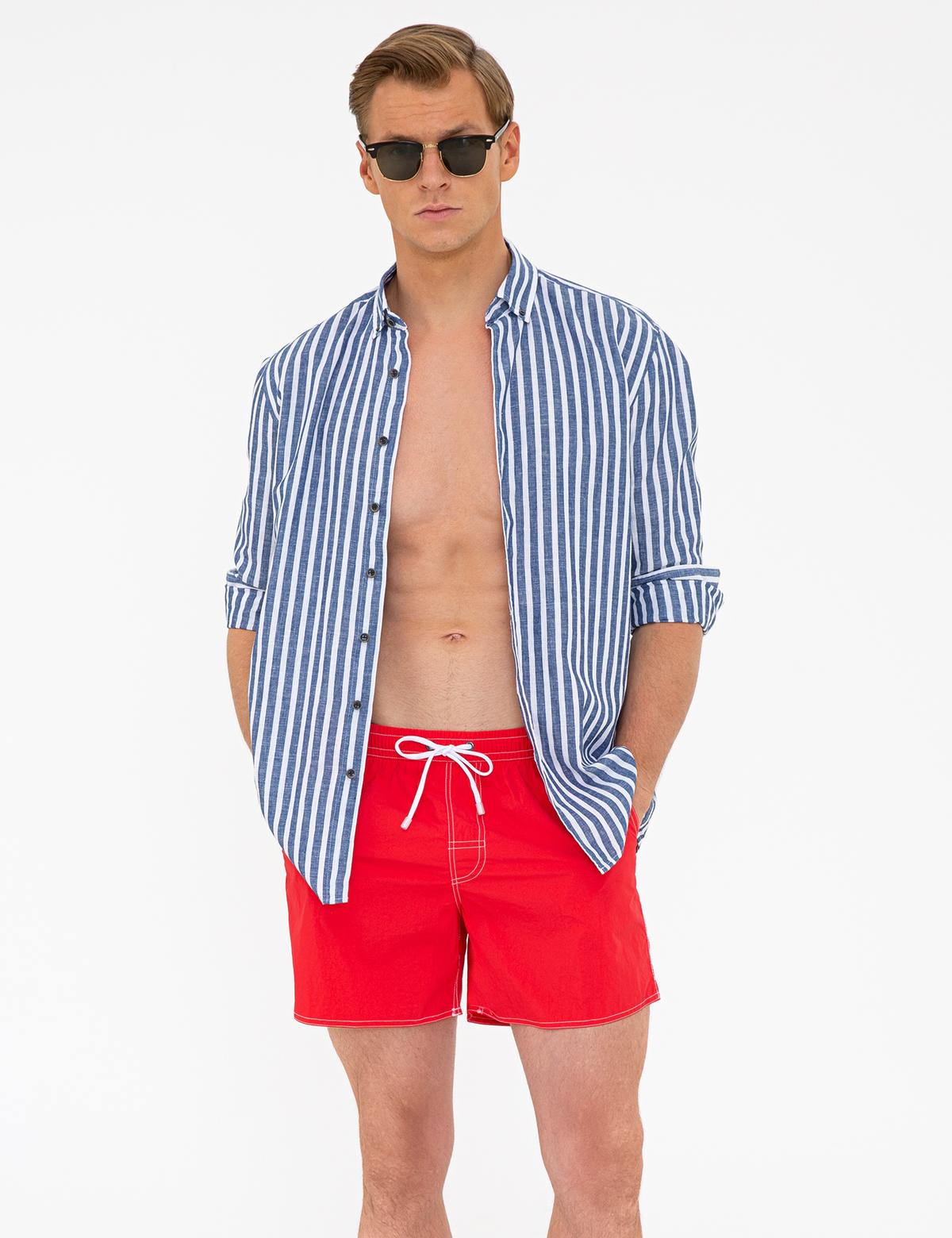 Kırmızı Deniz Şortu