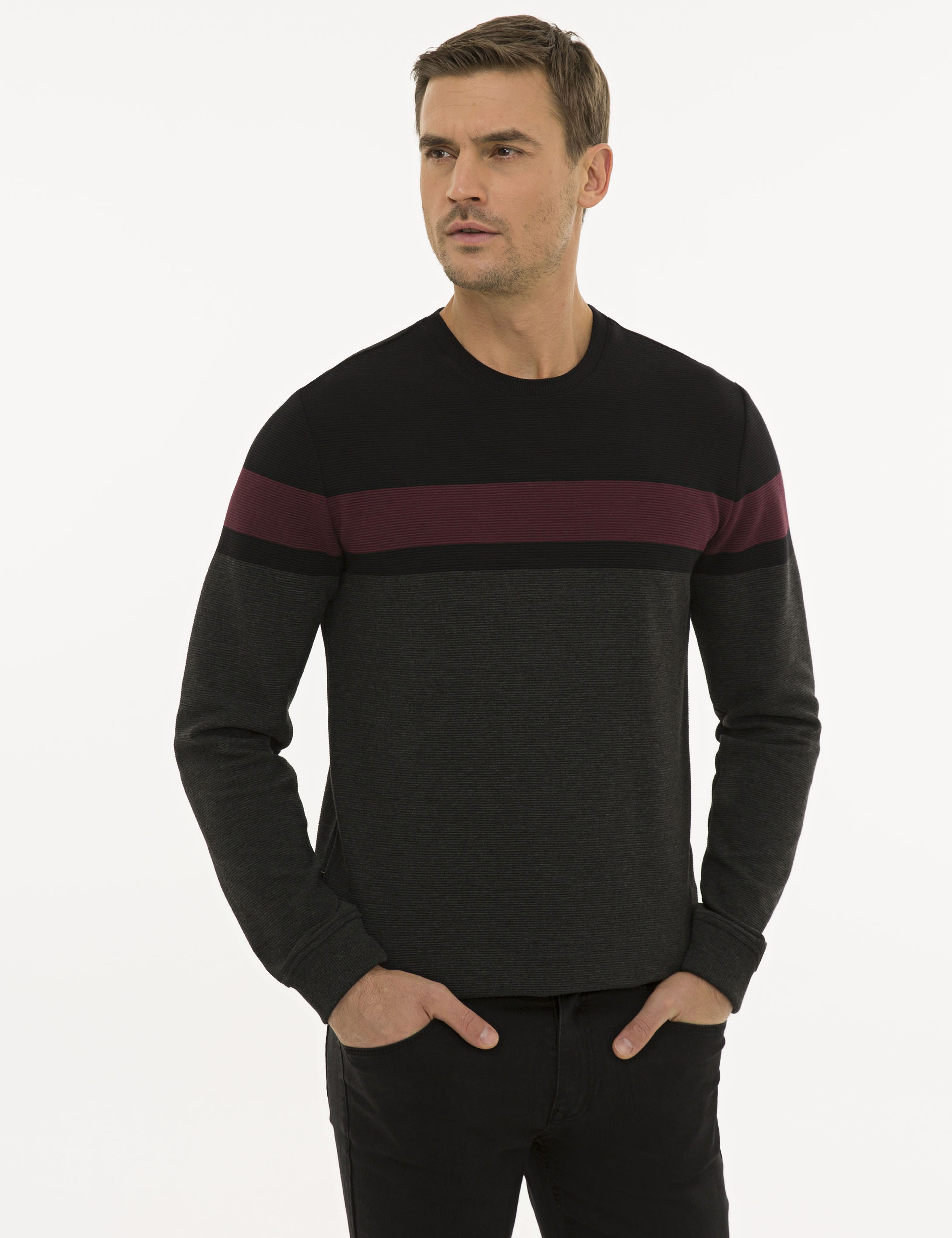 Siyah Standart Fit Sweatshirt - Image 1