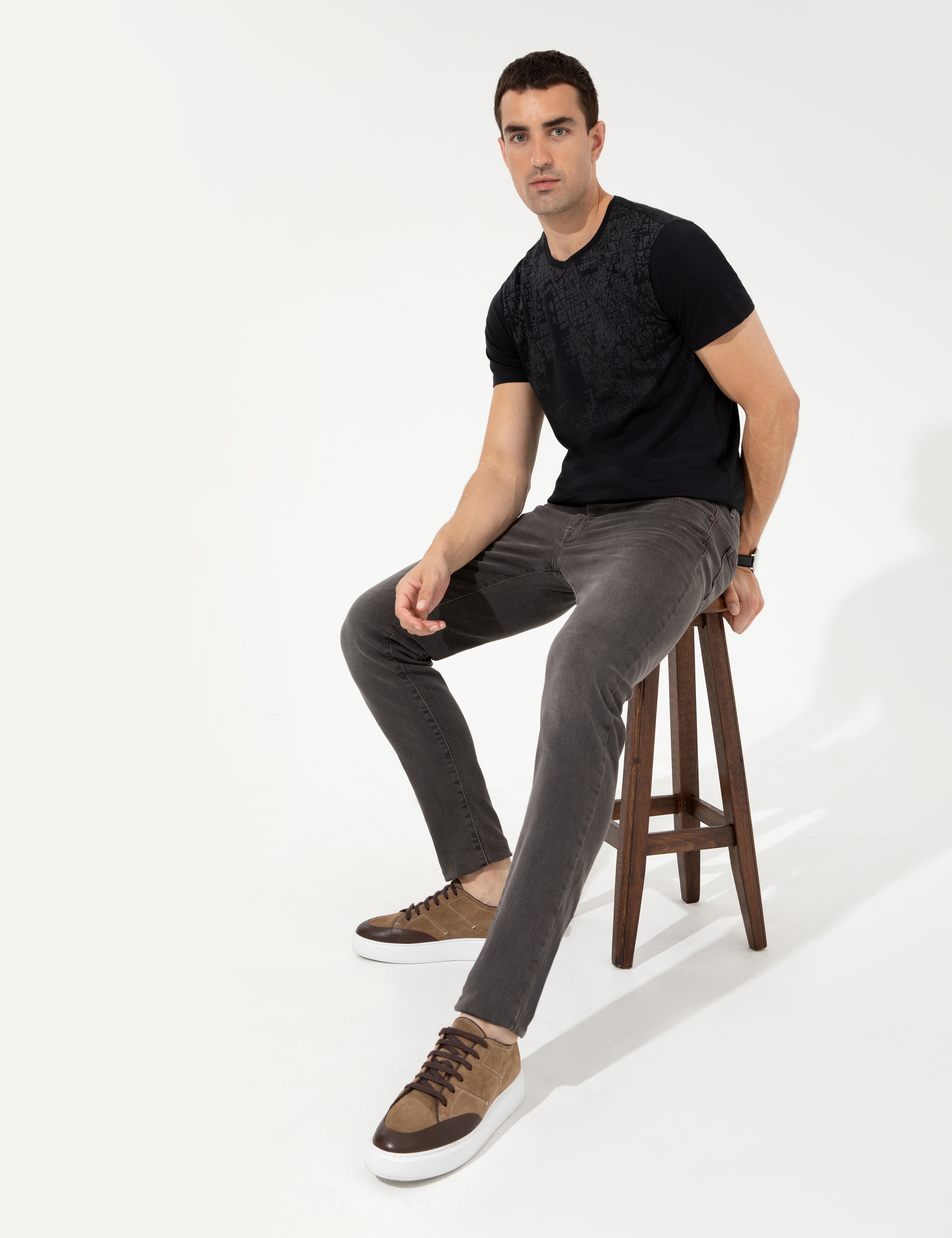 Siyah Slim Fit Bisiklet Yaka Tişört