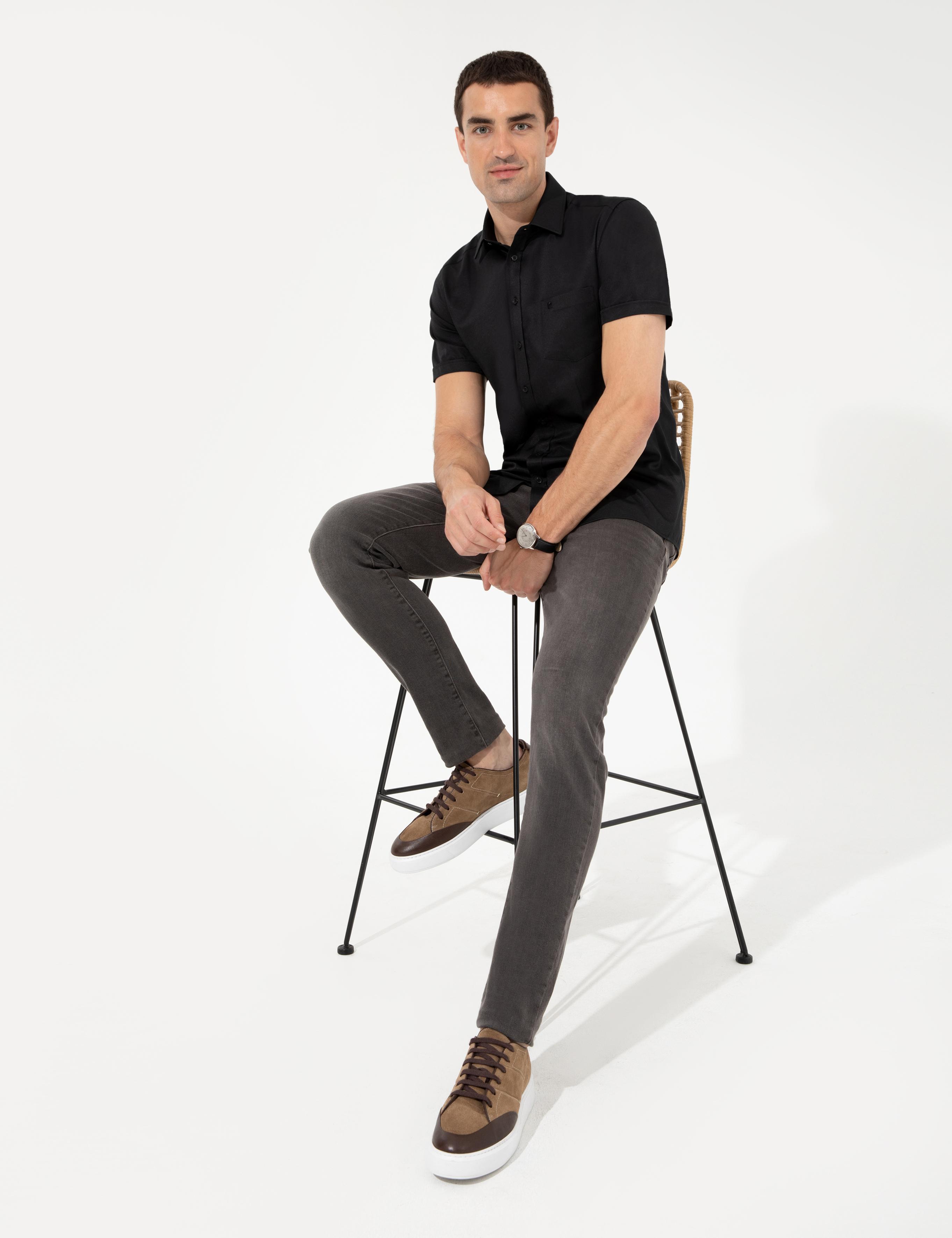 Siyah Regular Fit Kısa Kollu Gömlek