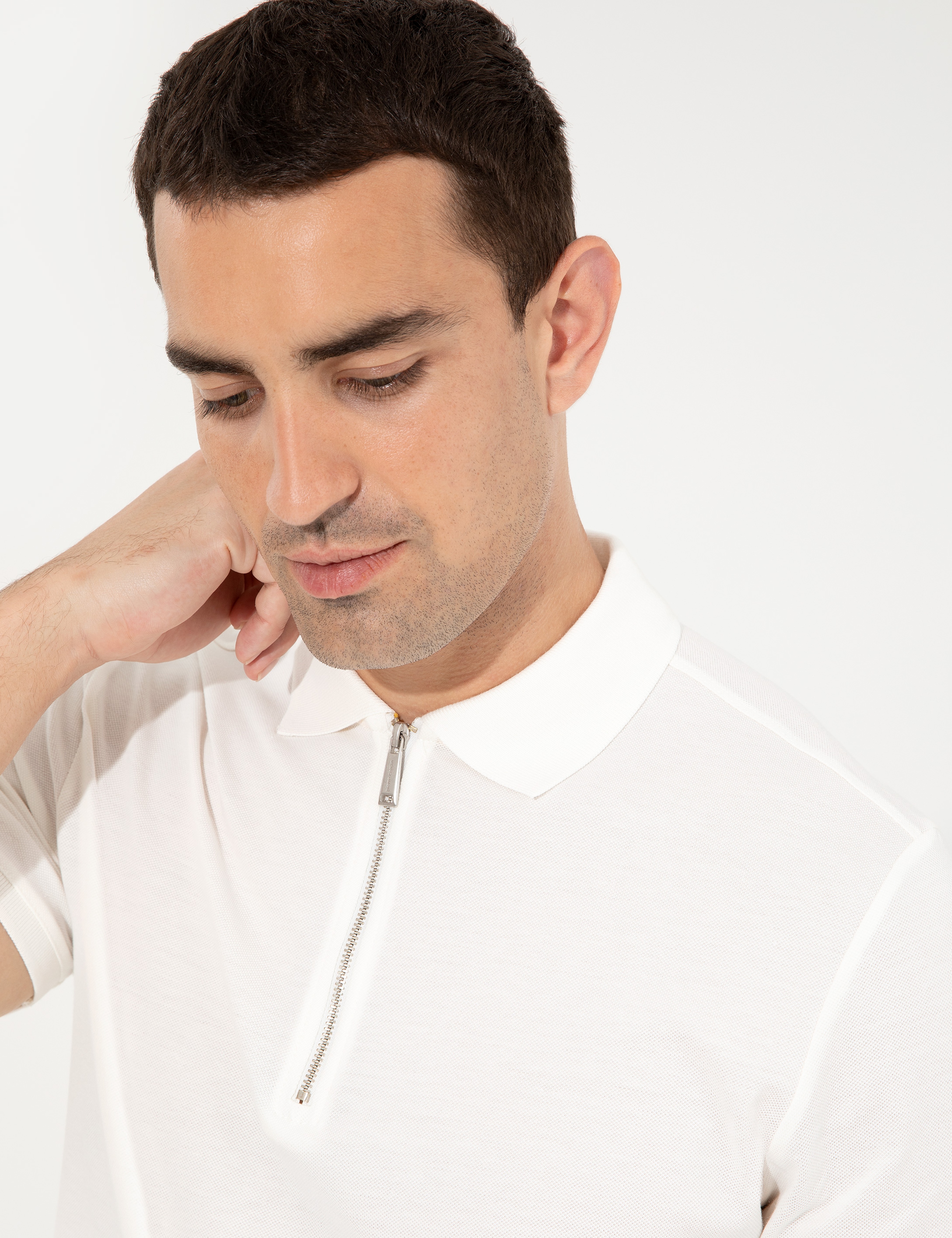 Ekru Slim Fit Fermuar Detaylı Polo Yaka Tişört - Image 2