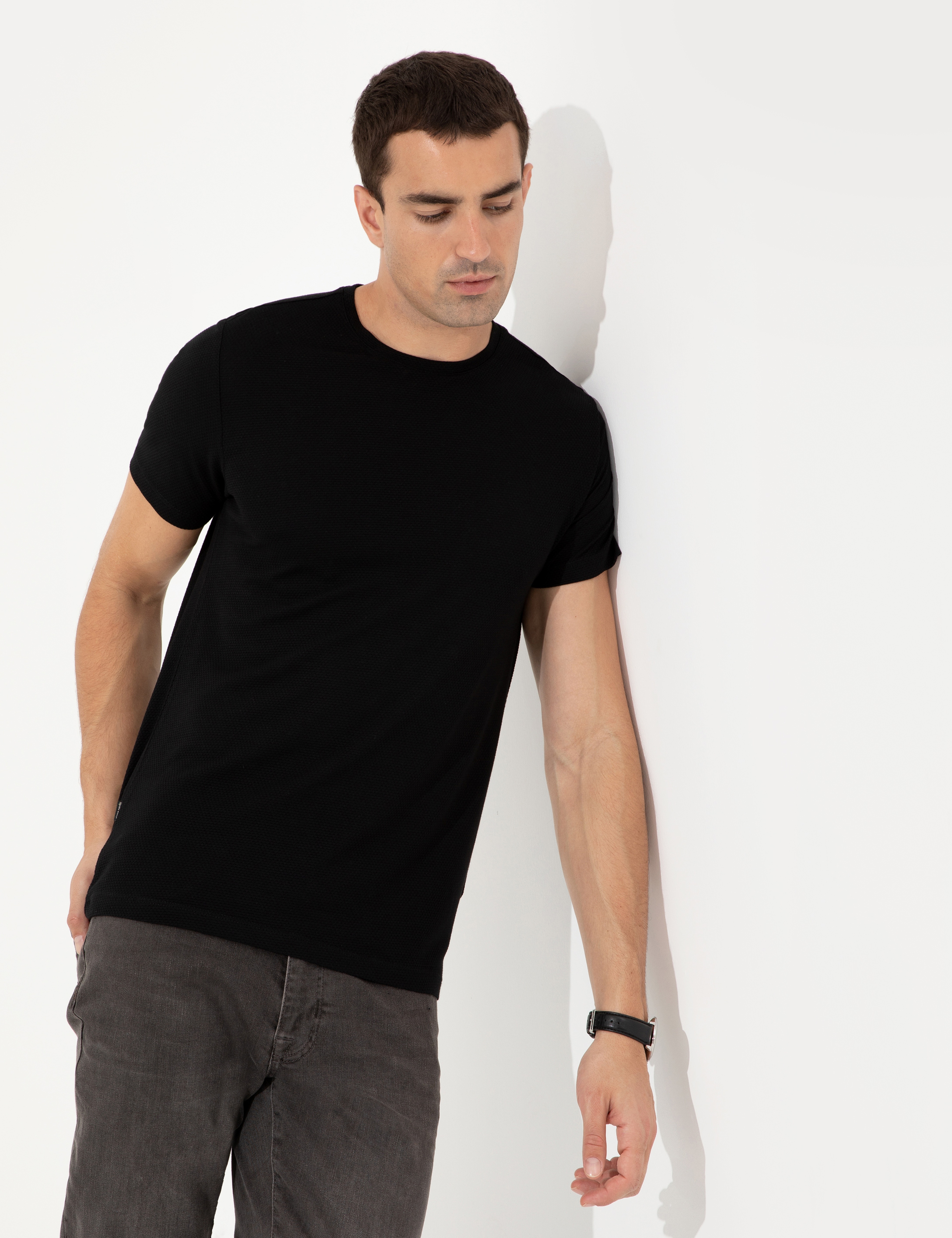 Siyah Slim Fit Tişört - Image 1
