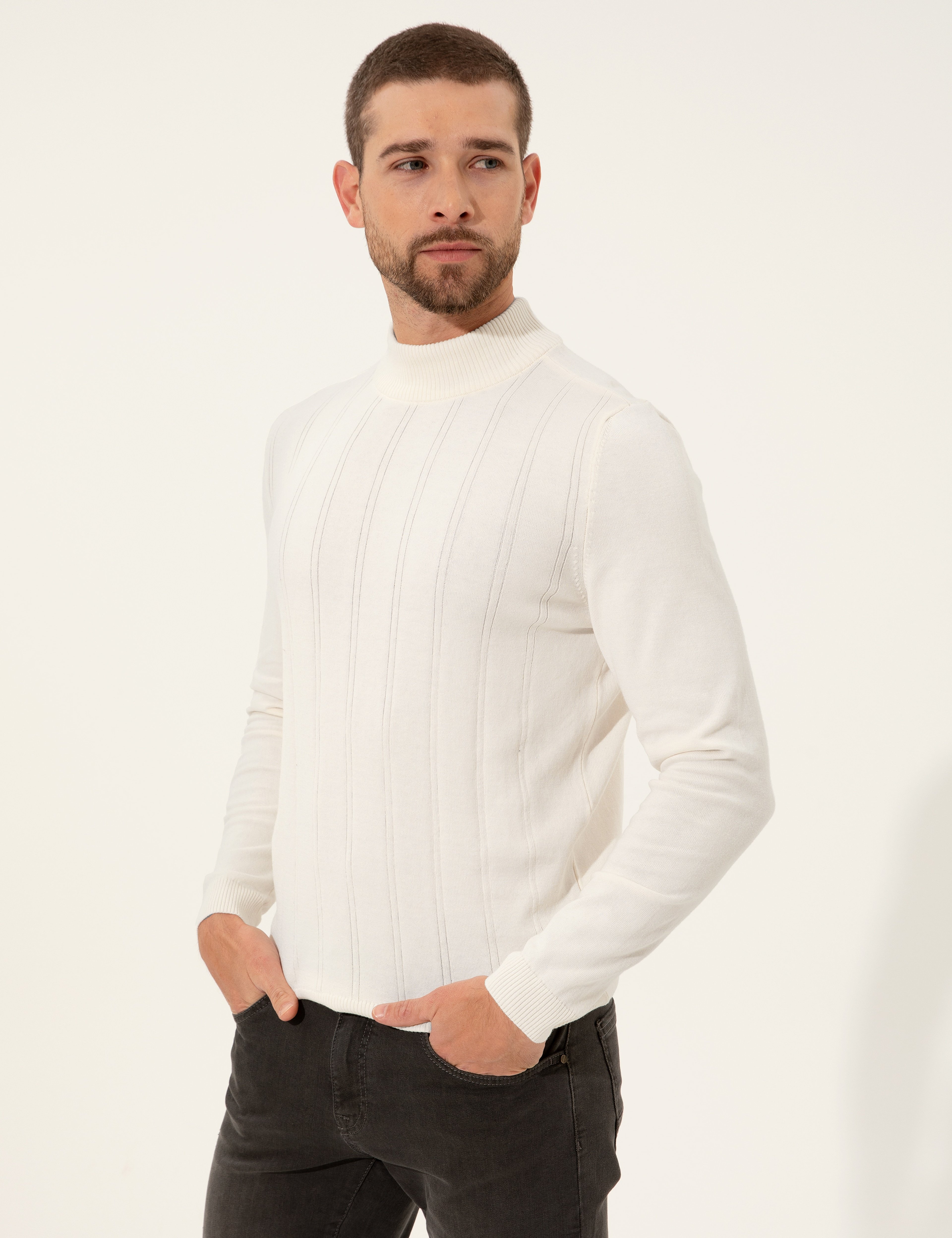 Krem Slim Fit Yarım Balıkçı Yaka Triko Kazak - Image 3