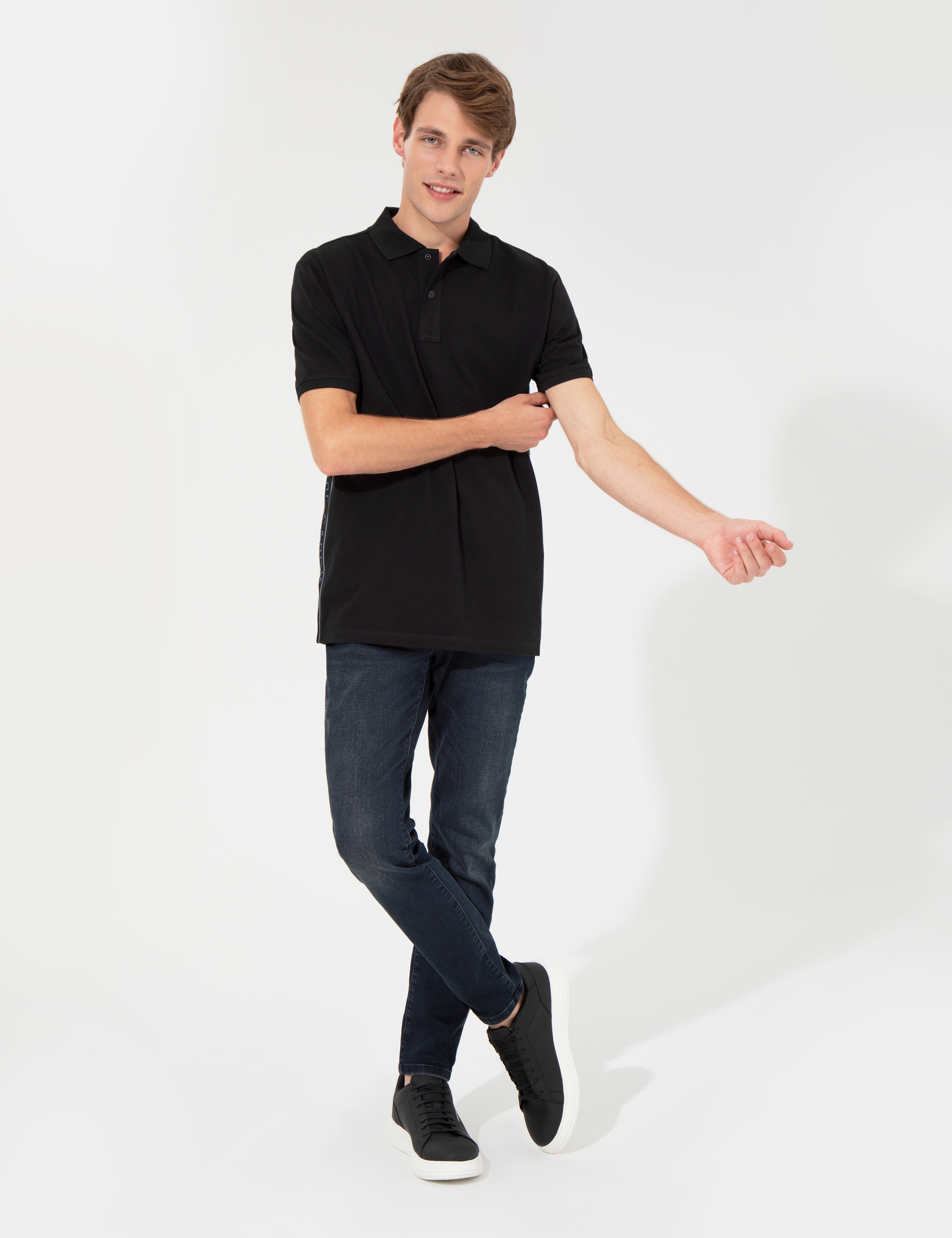 Siyah Regular Fit Polo Yaka Tişört - Image 4