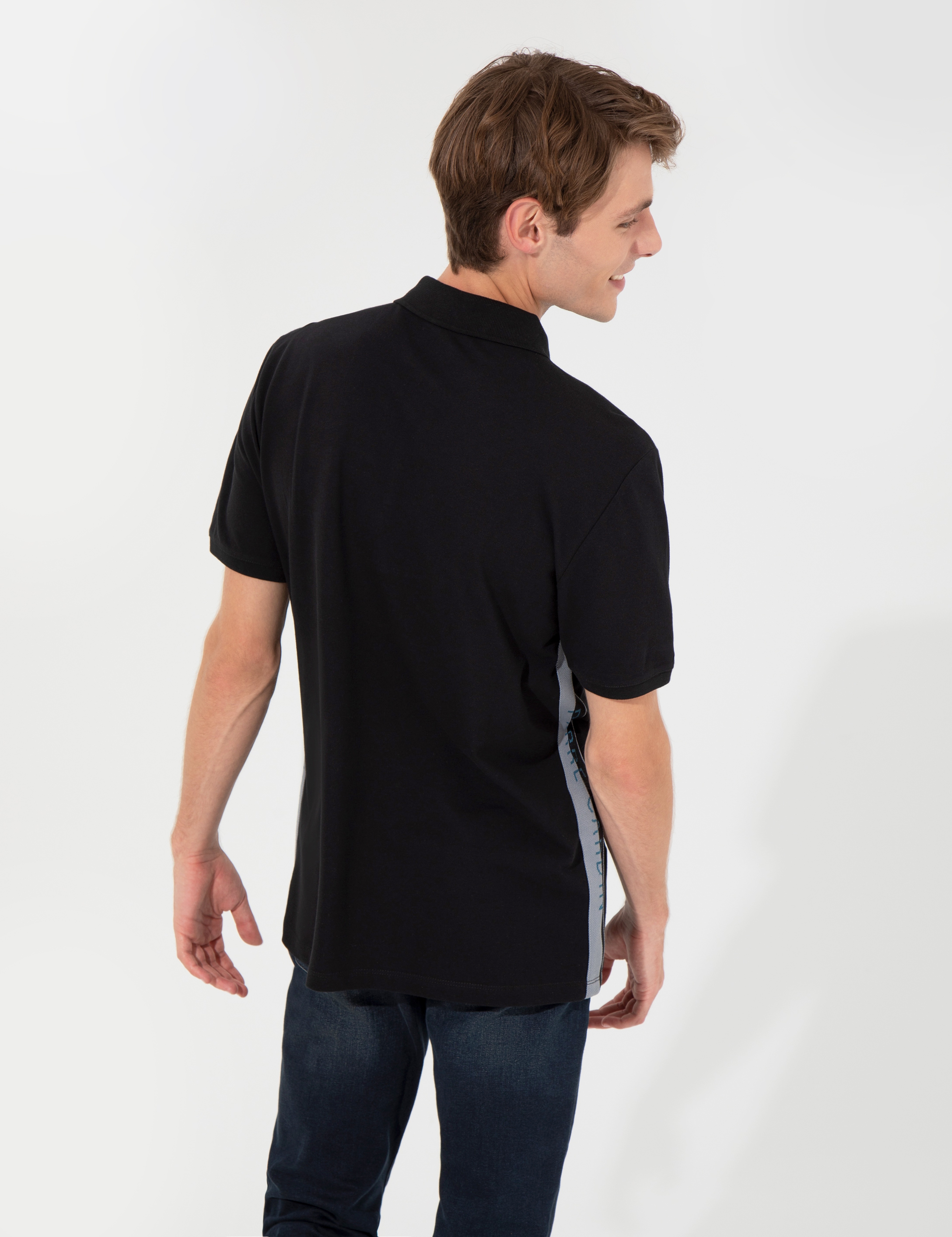 Siyah Regular Fit Polo Yaka Tişört - Image 5