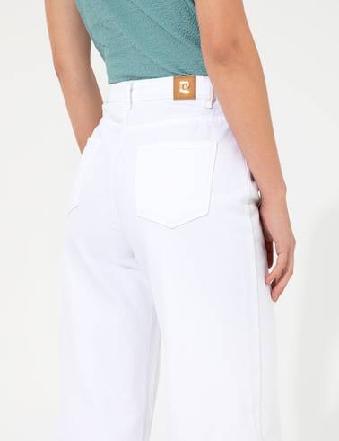 Beyaz Flare Cropped Kanvas Pantolon