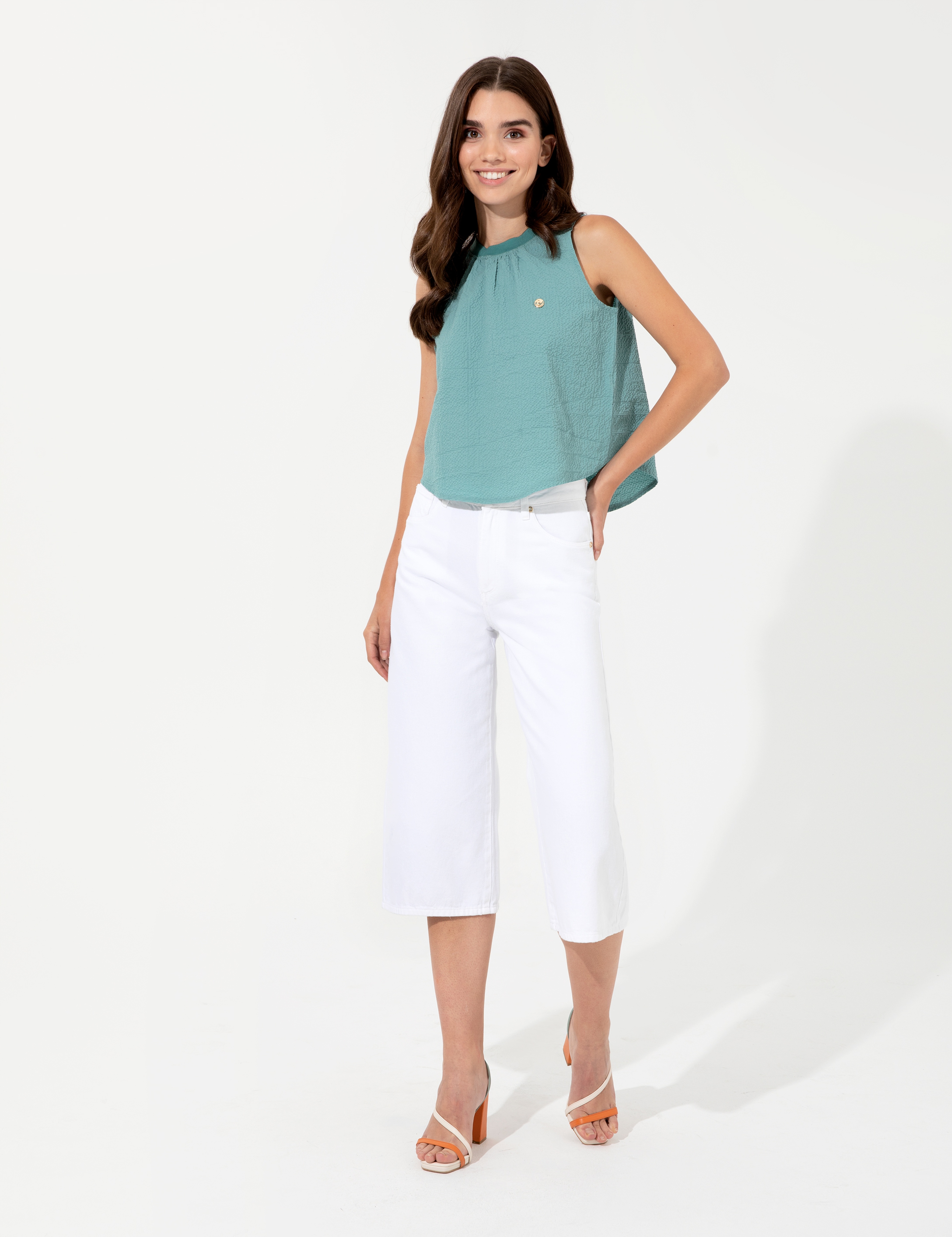 Beyaz Flare Cropped Kanvas Pantolon - Image 1