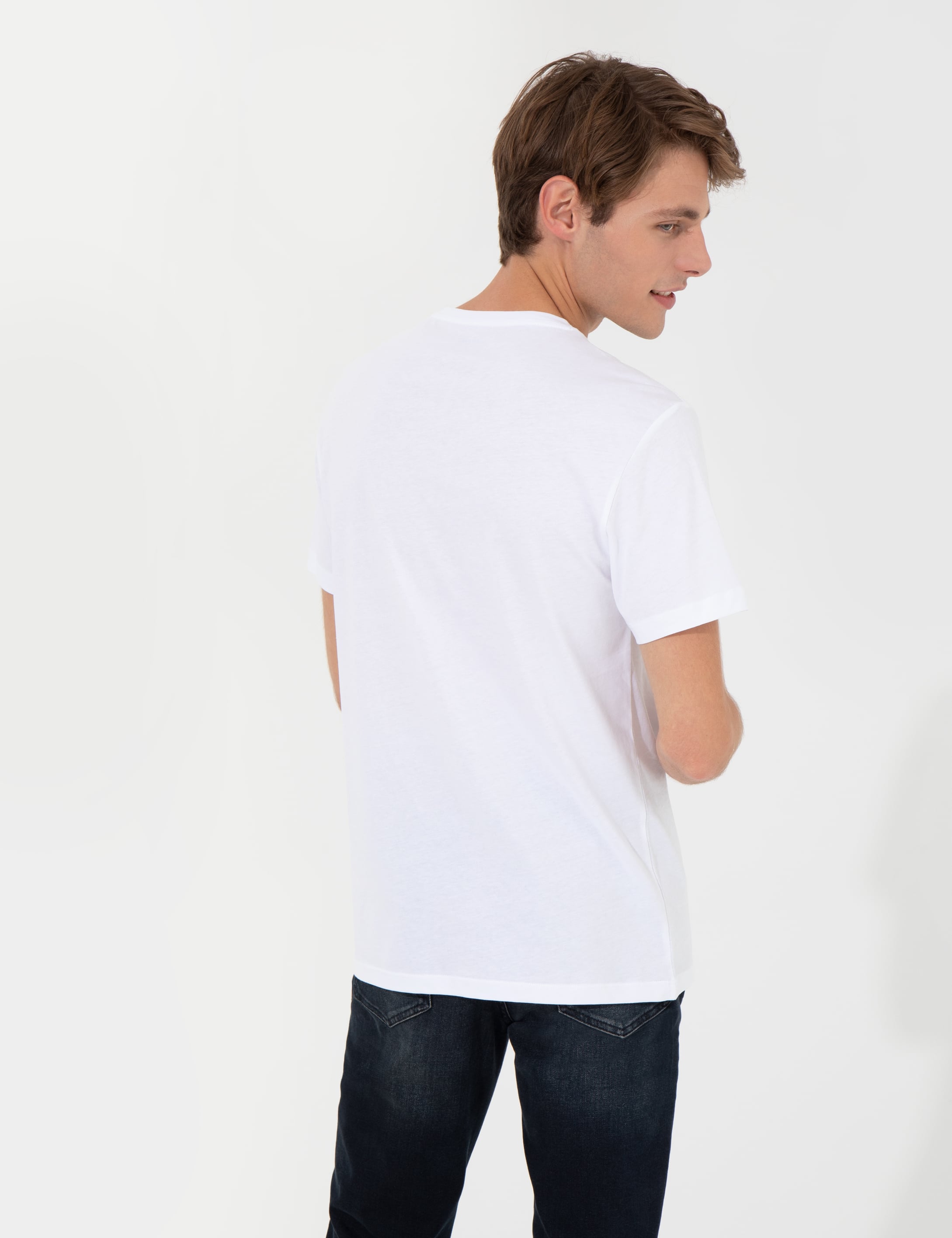 Beyaz Slim Fit Bisiklet Yaka Tişört - Image 5