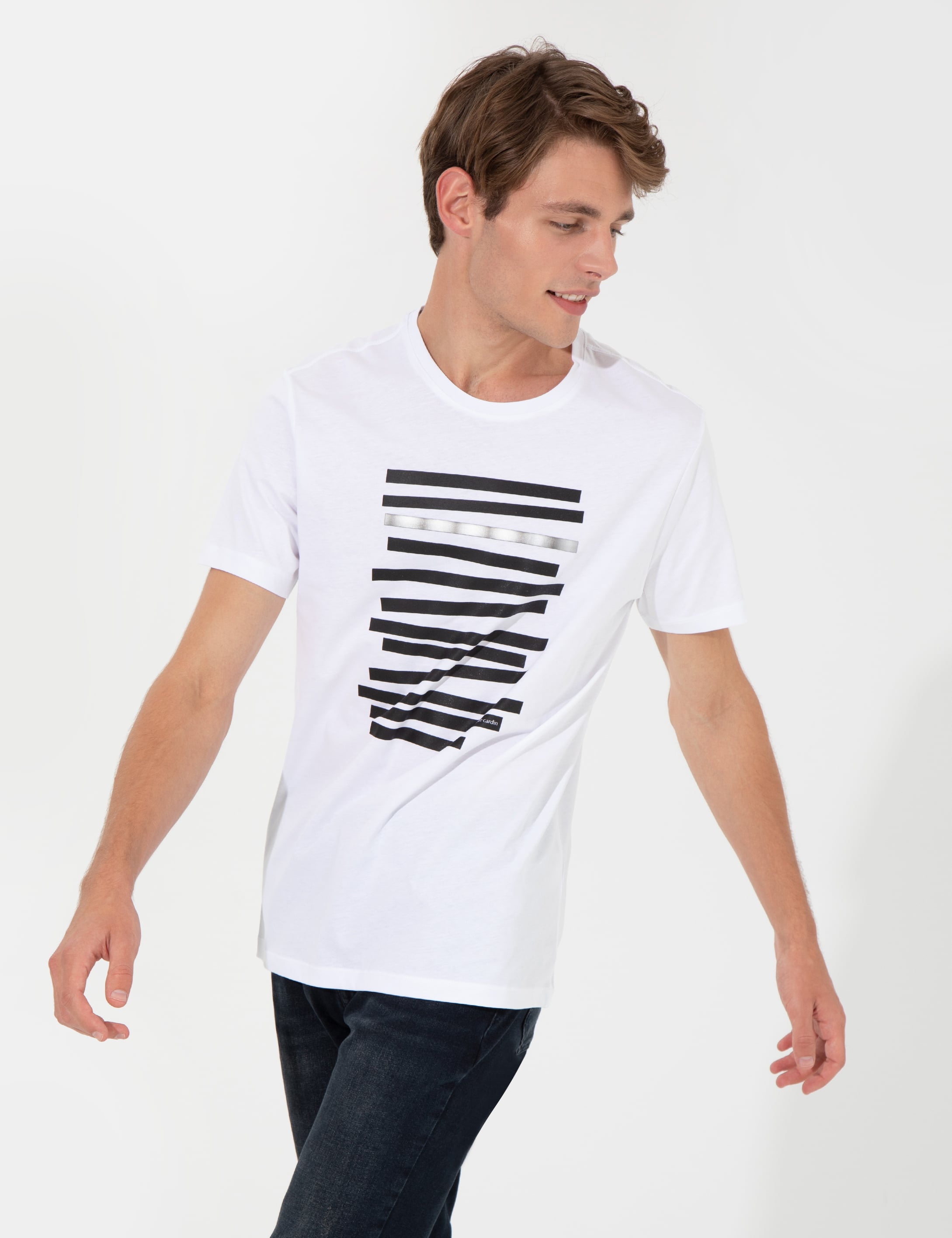 Beyaz Slim Fit Bisiklet Yaka Tişört