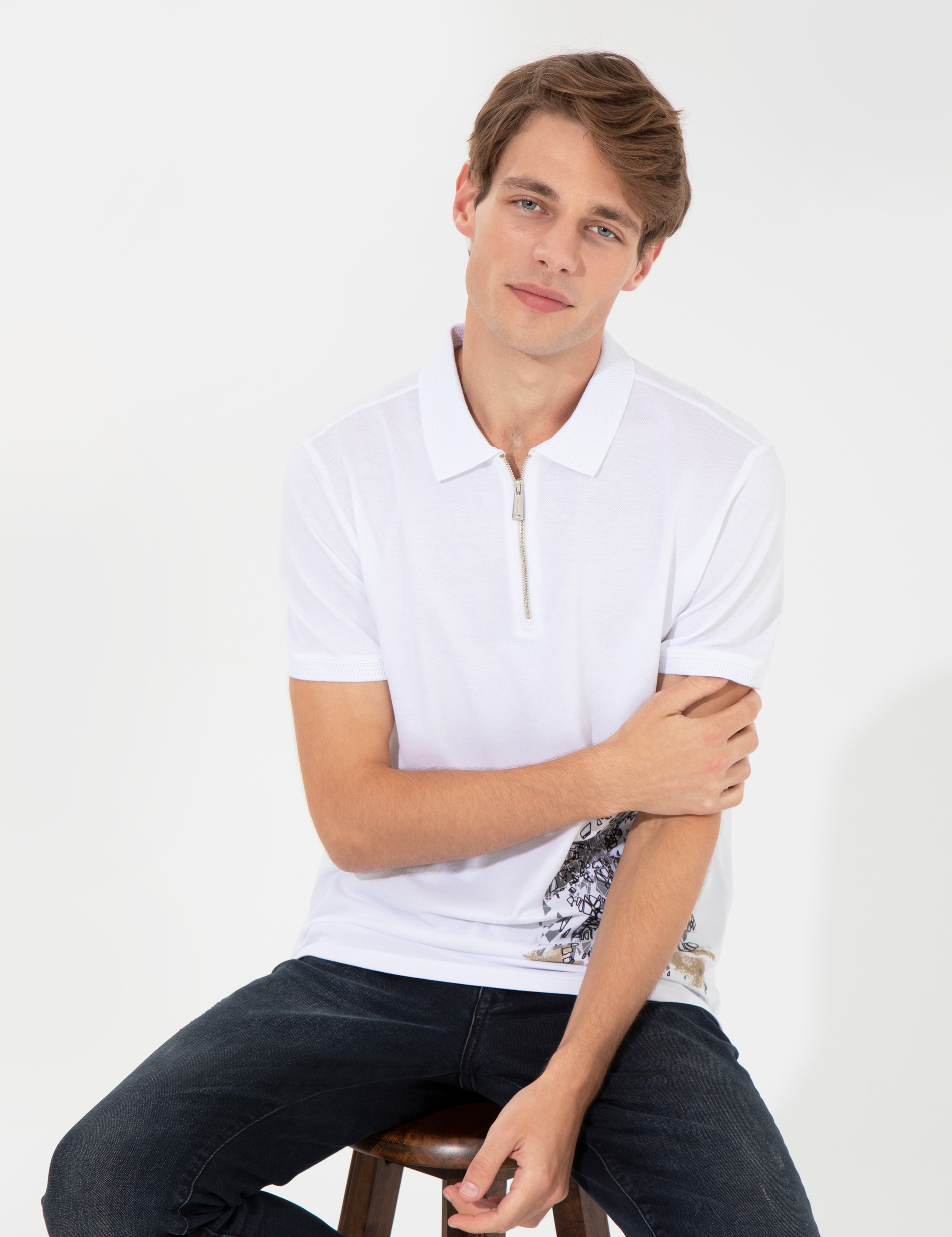 Beyaz Slim Fit Fermuarlı Polo Yaka Tişört - Image 4