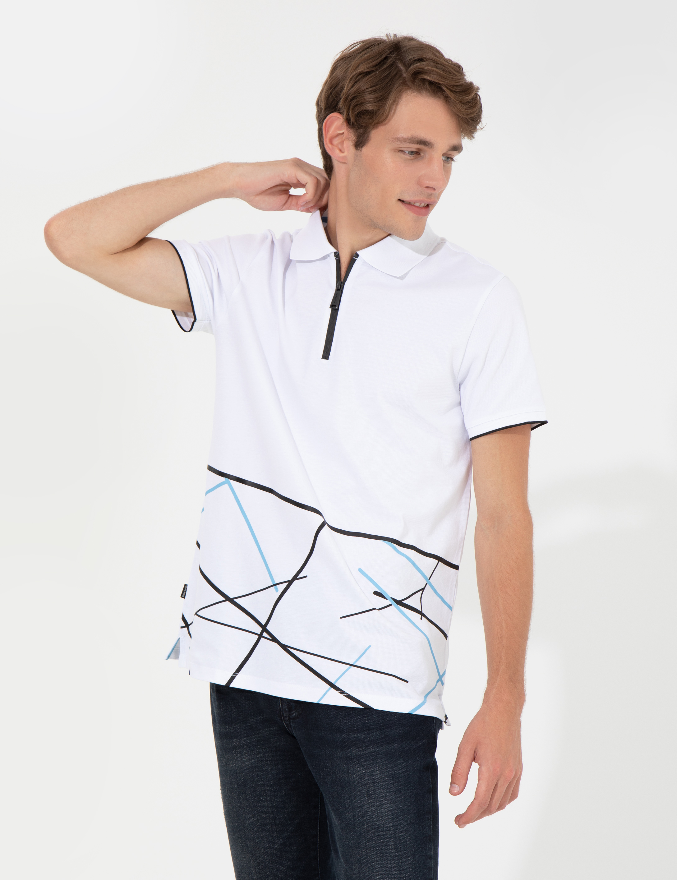 Beyaz Slim Fit Fermuarlı Polo Yaka Tişört