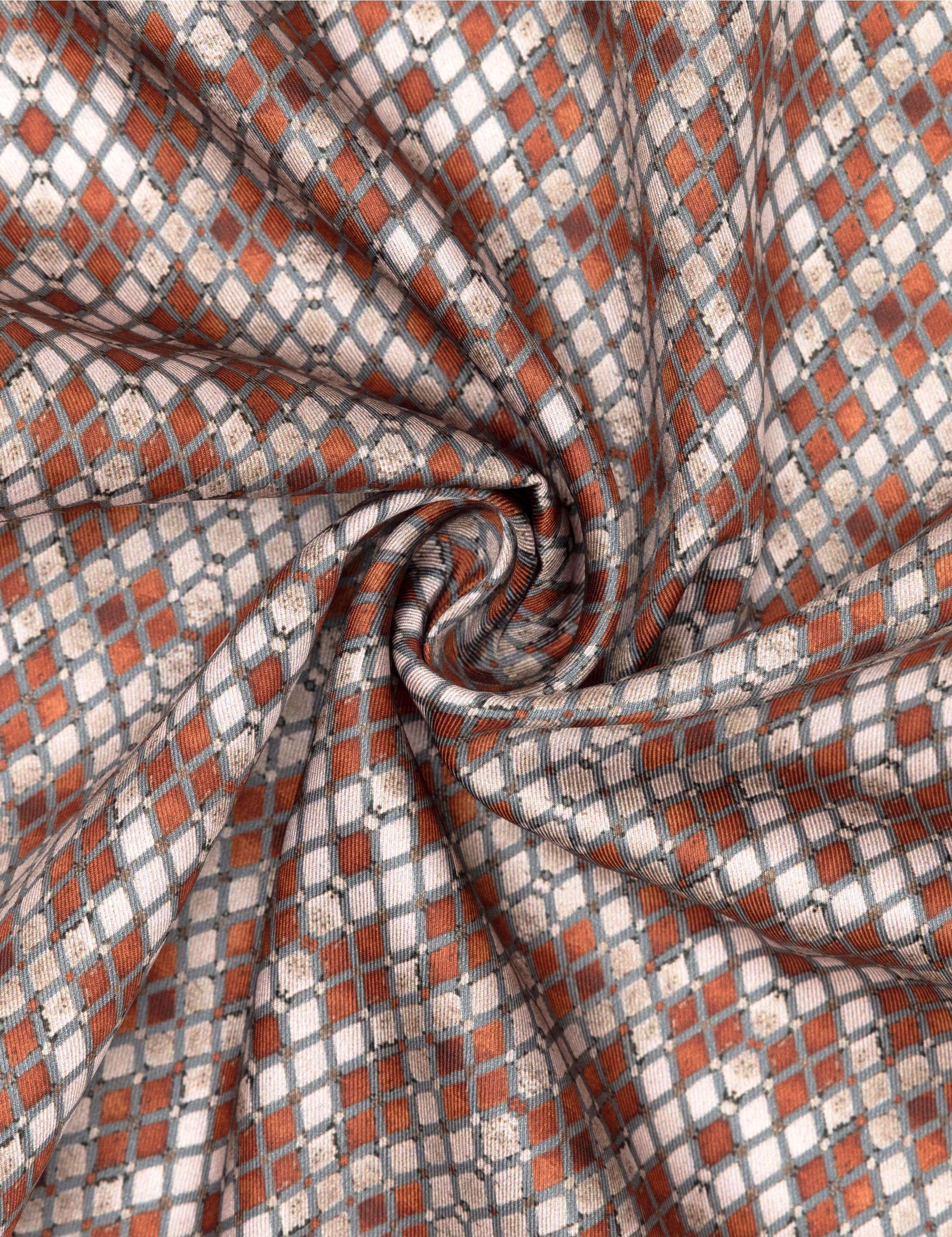 Turuncu Desenli Mendil